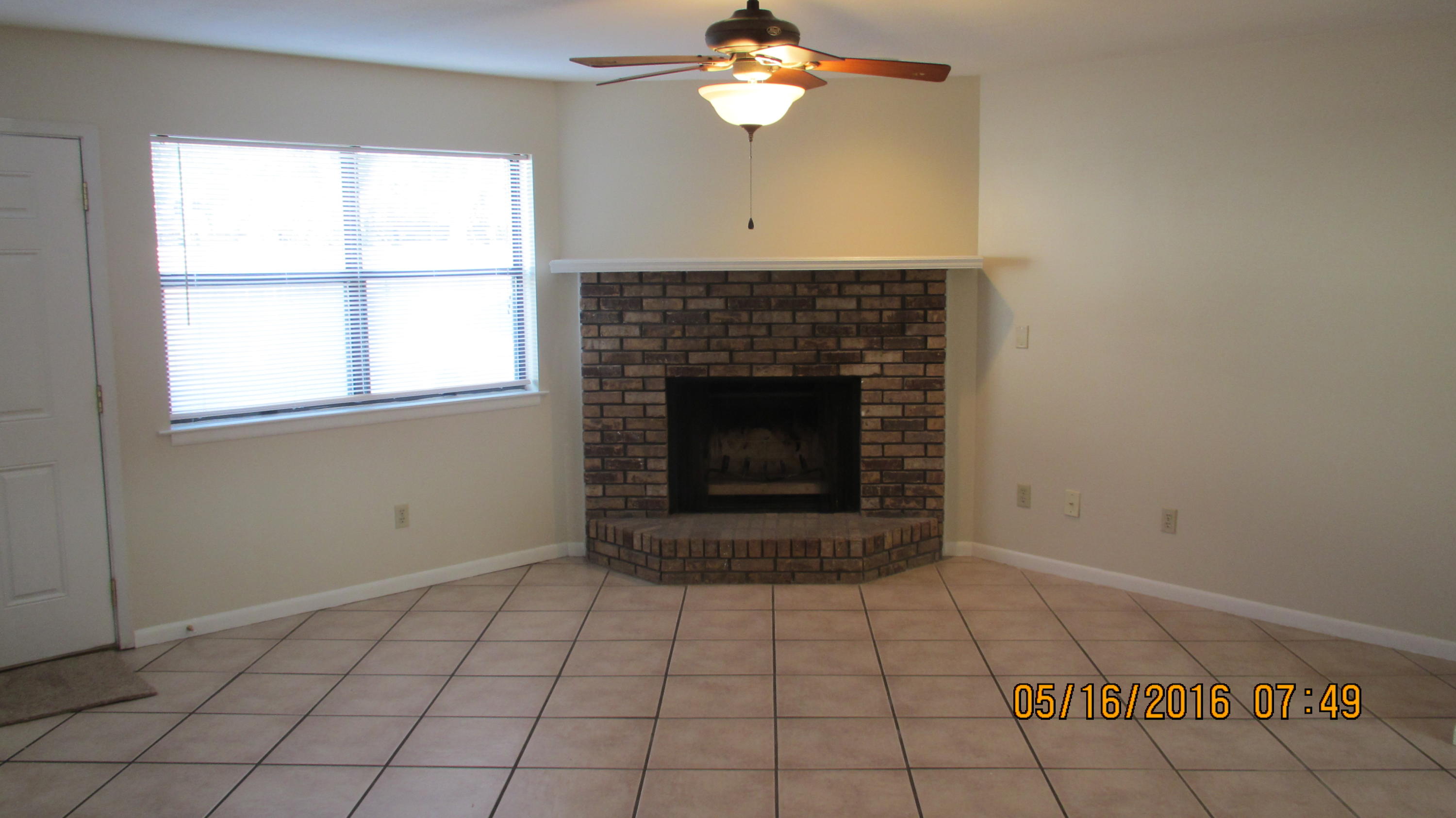 OAK TREE MANOR - Residential Lease