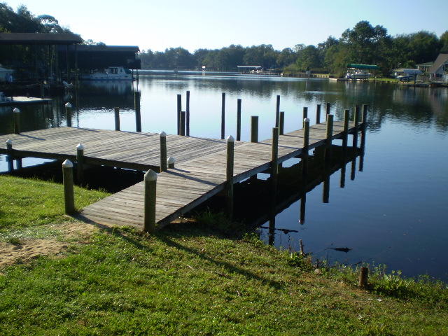 OAK TREE MANOR - Residential Lease