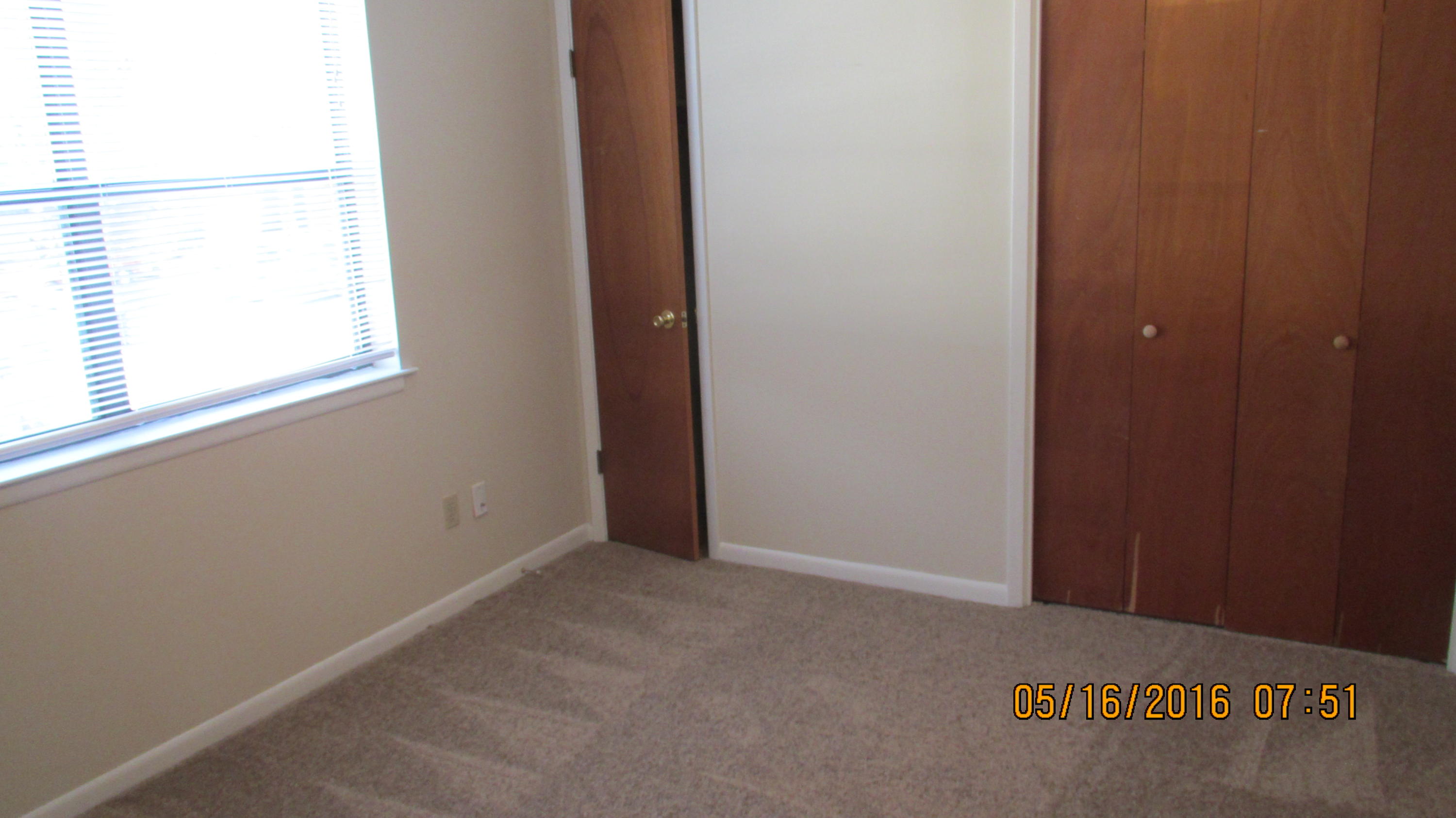 OAK TREE MANOR - Residential Lease