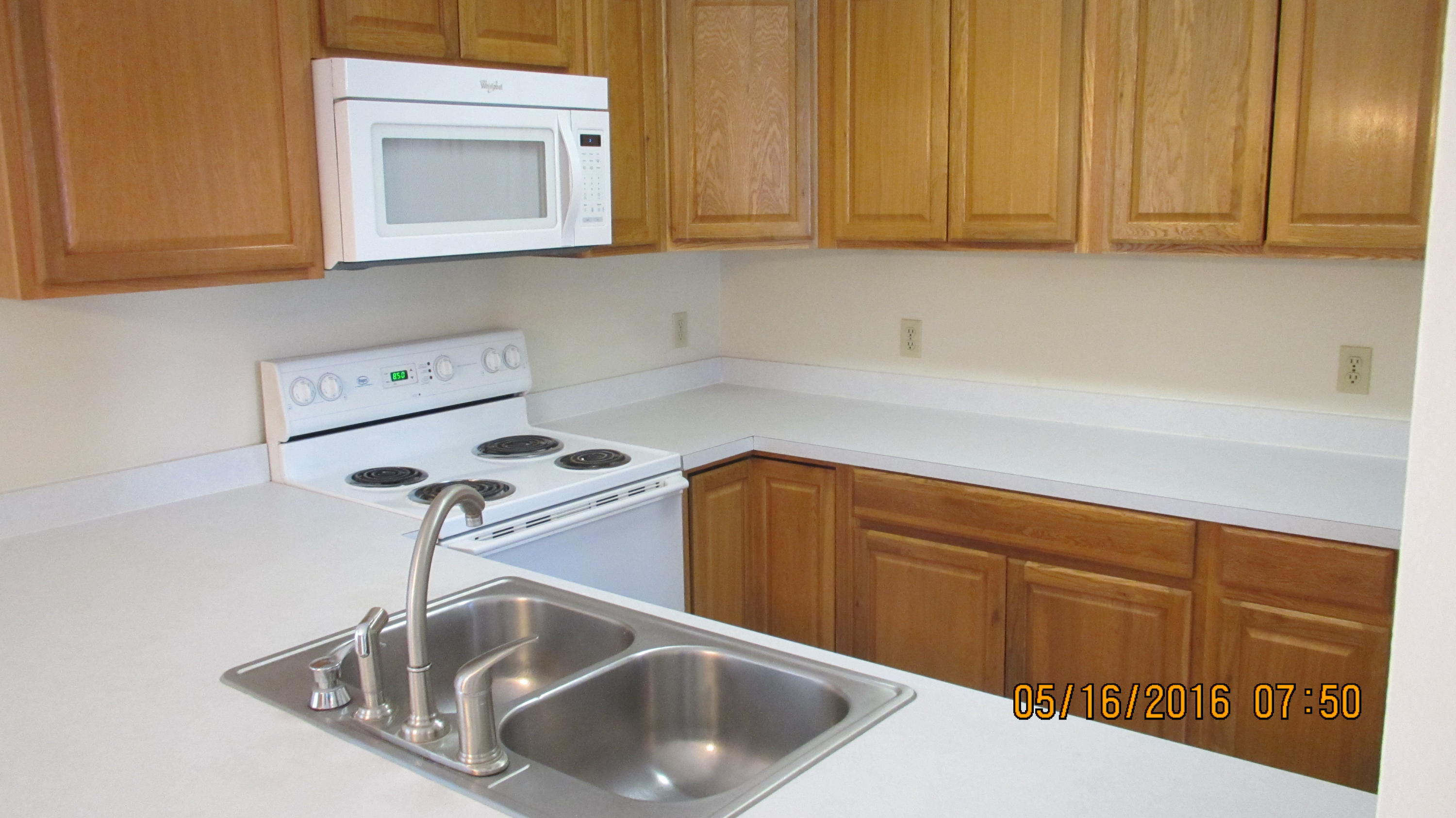 OAK TREE MANOR - Residential Lease