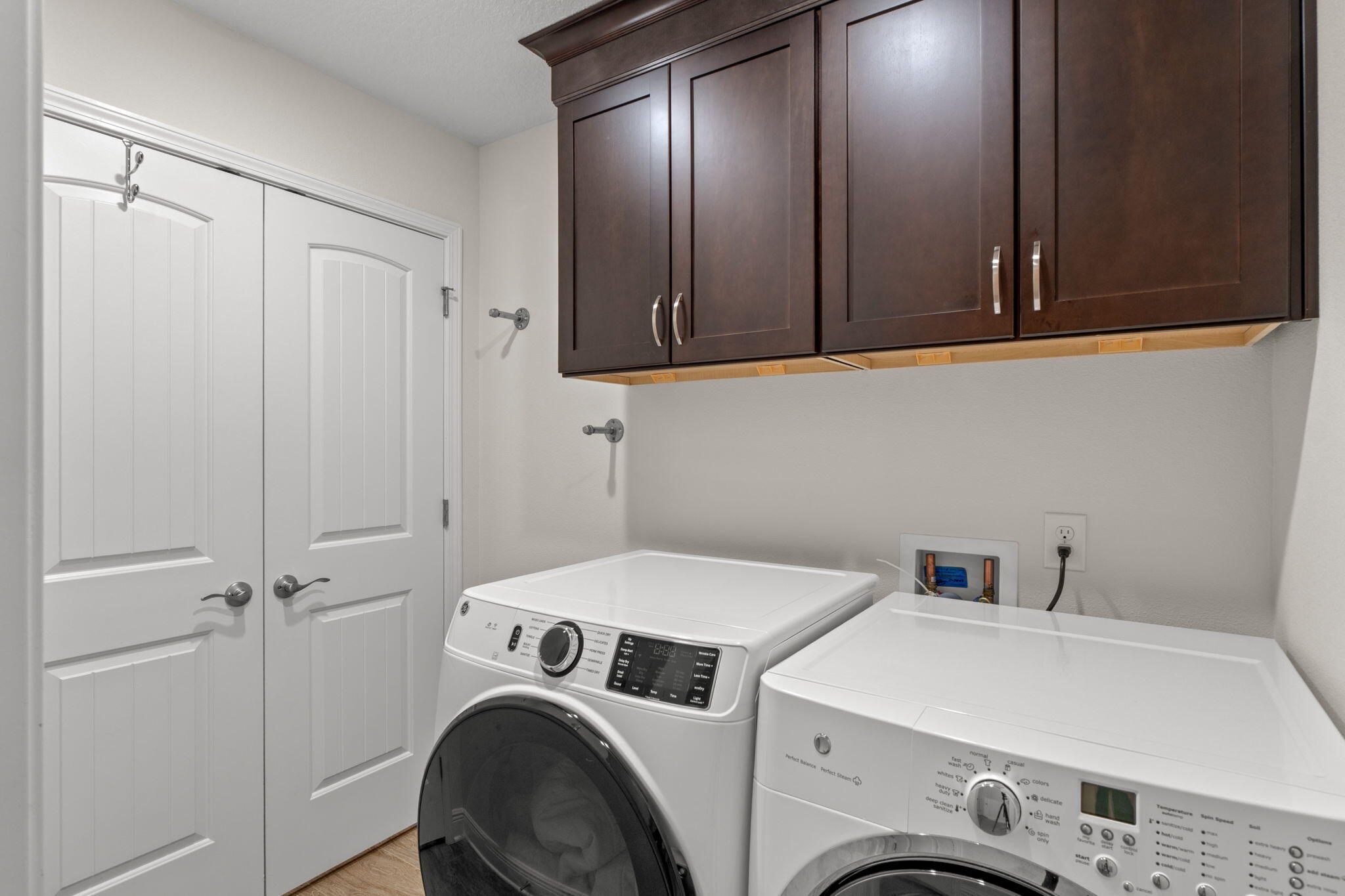 BISCAYNE POINTE - Residential