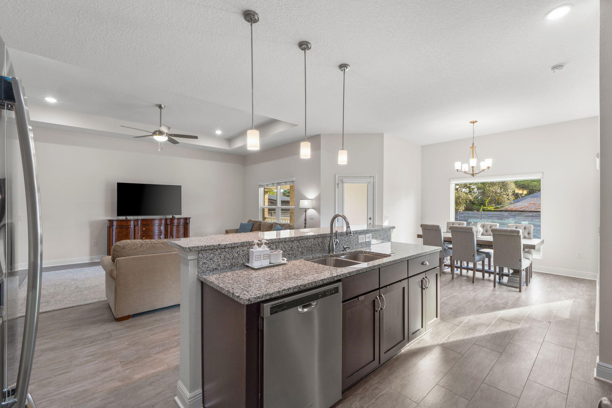 BISCAYNE POINTE - Residential