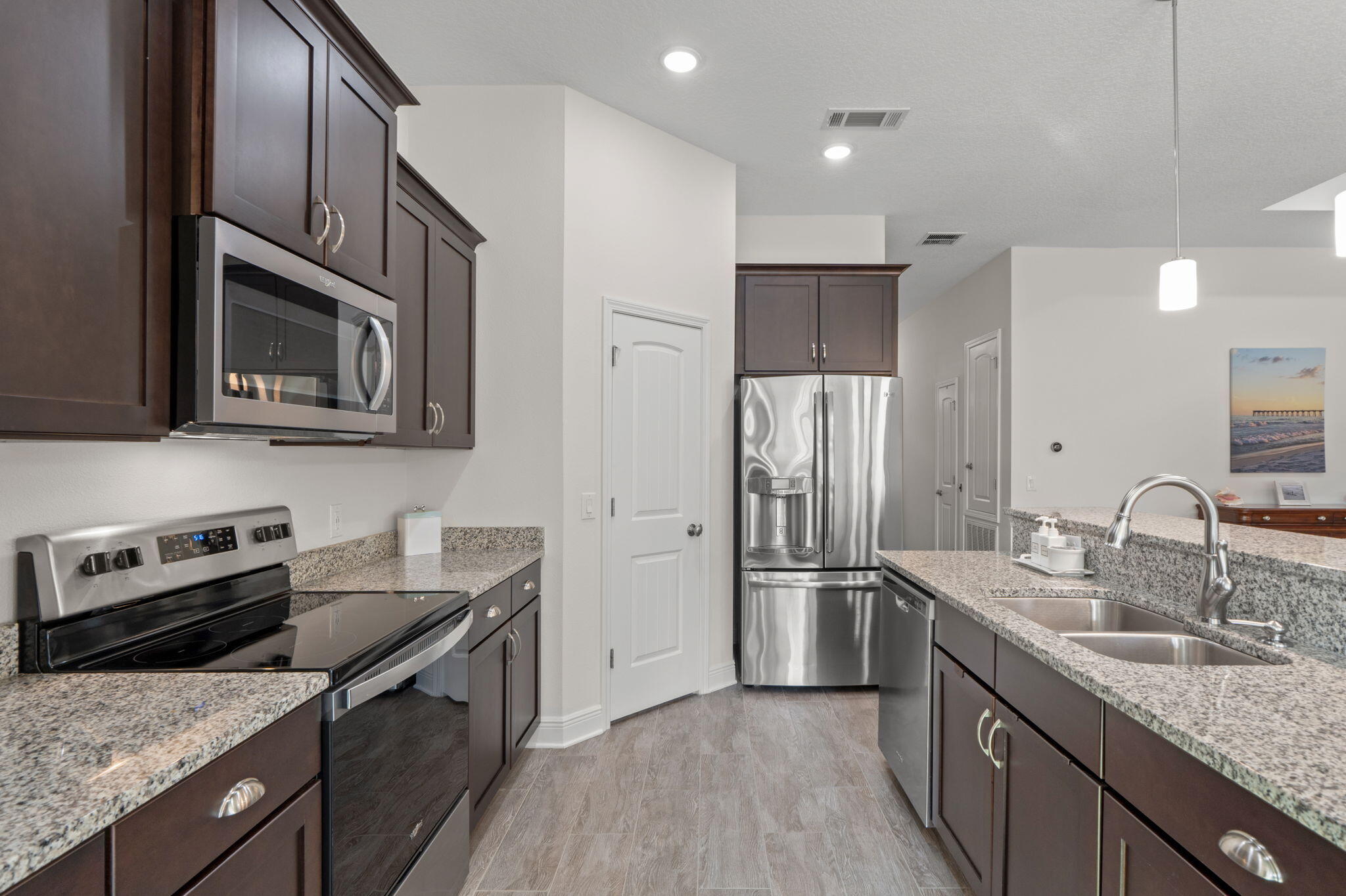 BISCAYNE POINTE - Residential