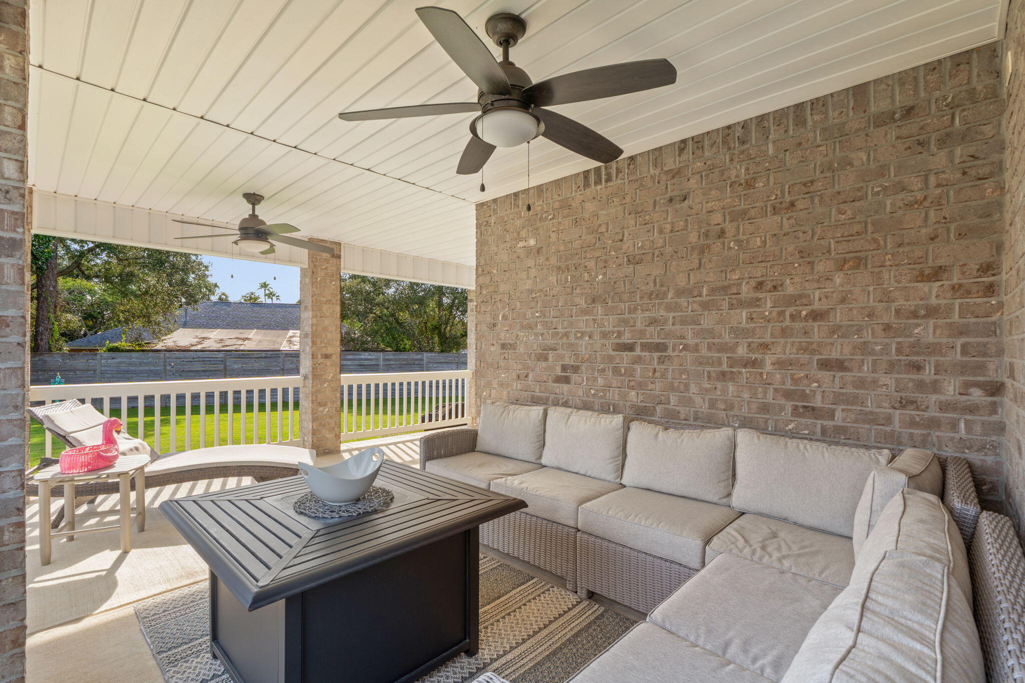 BISCAYNE POINTE - Residential