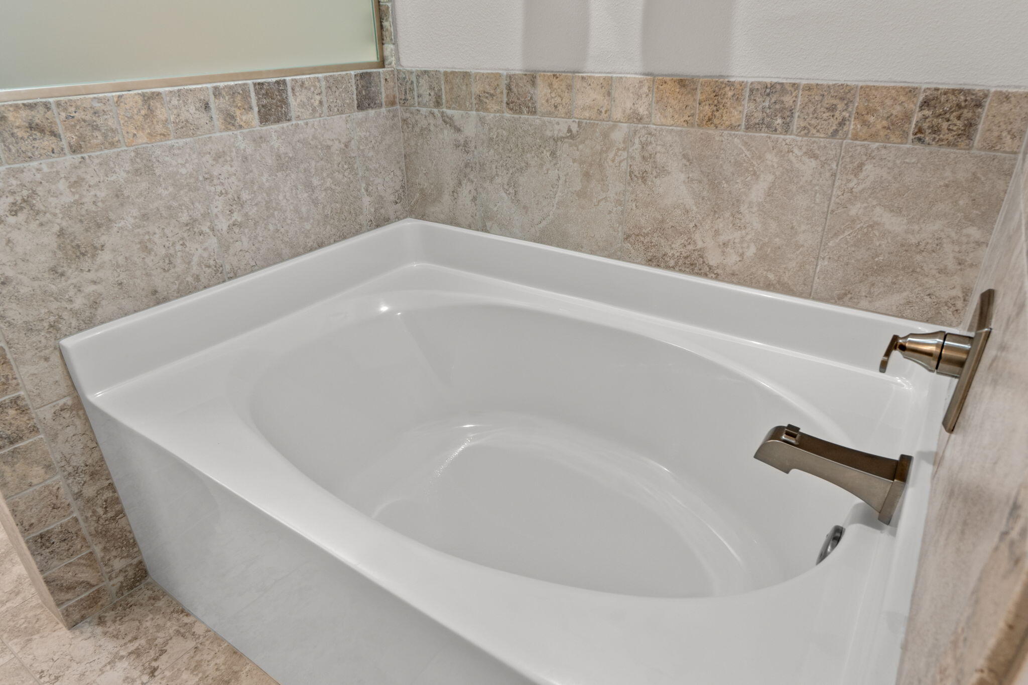 BISCAYNE POINTE - Residential