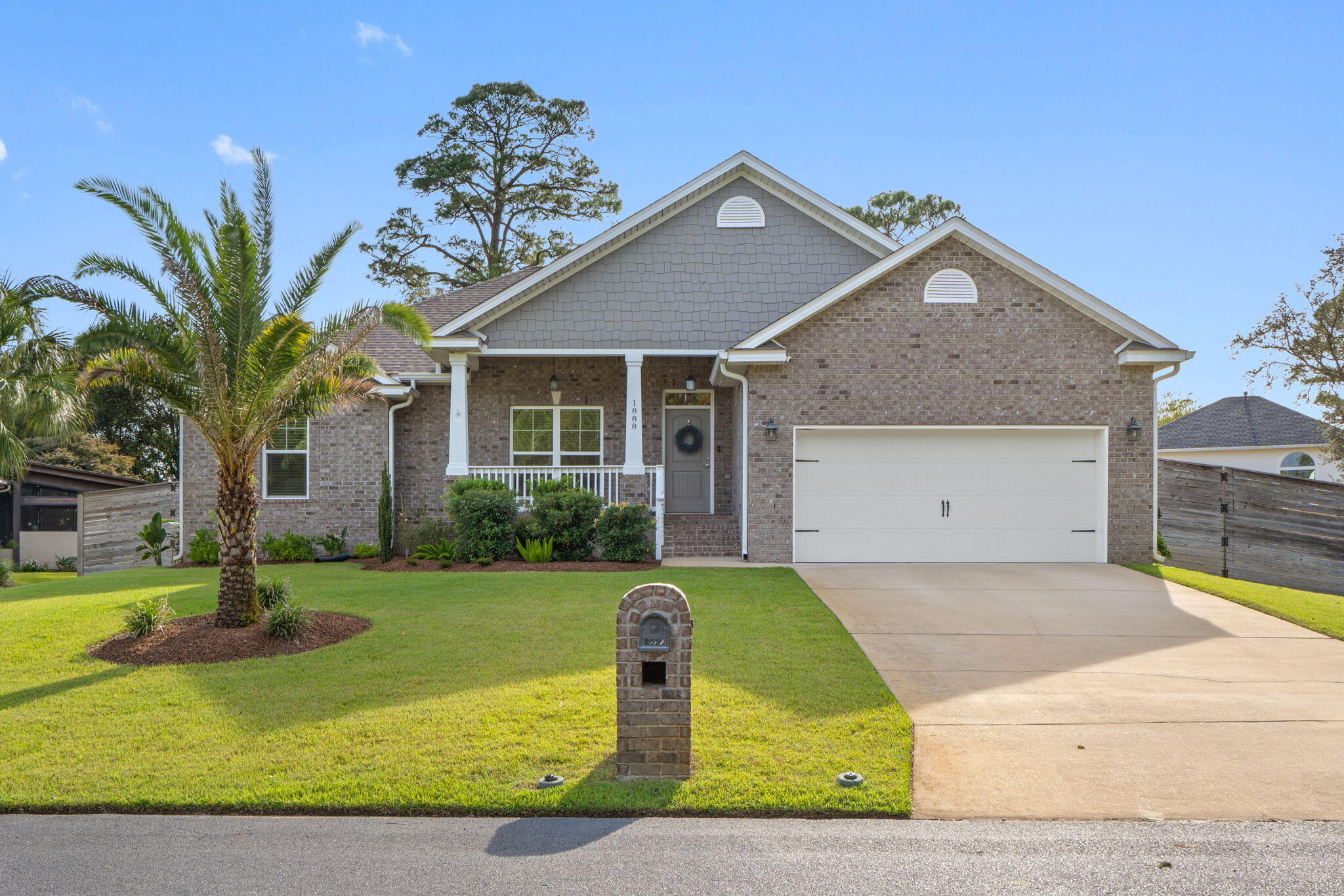 BISCAYNE POINTE - Residential