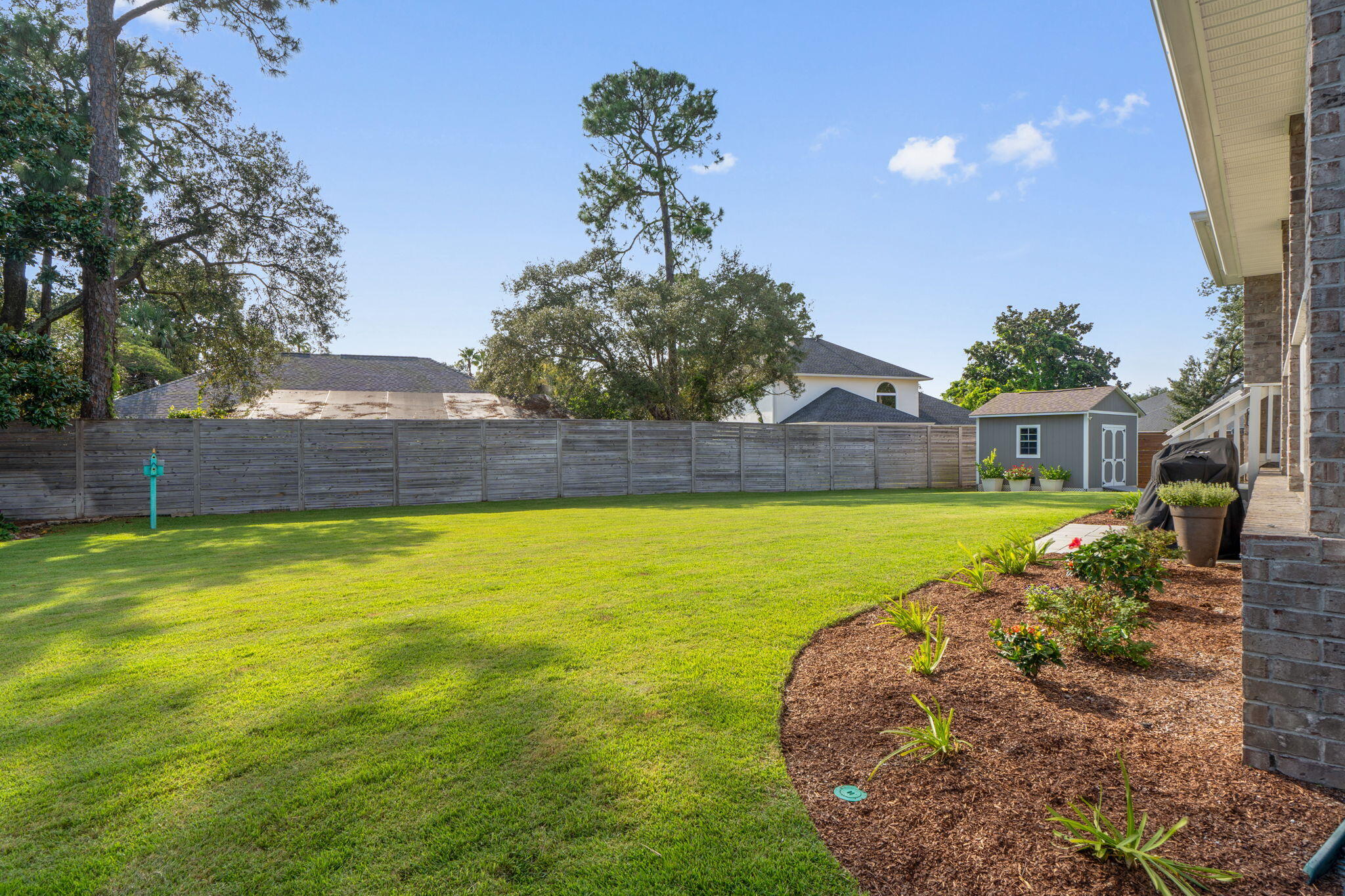 BISCAYNE POINTE - Residential
