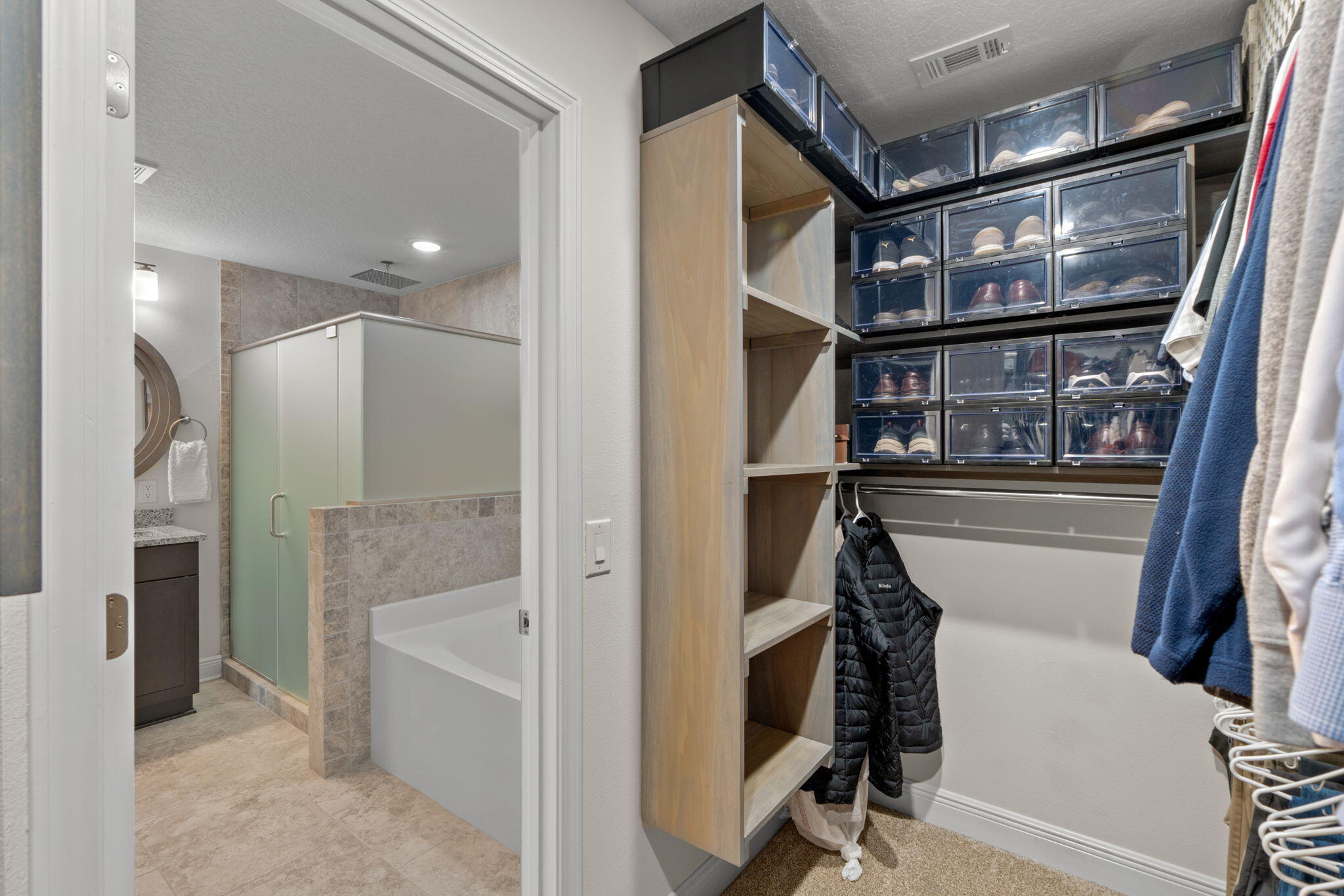 BISCAYNE POINTE - Residential