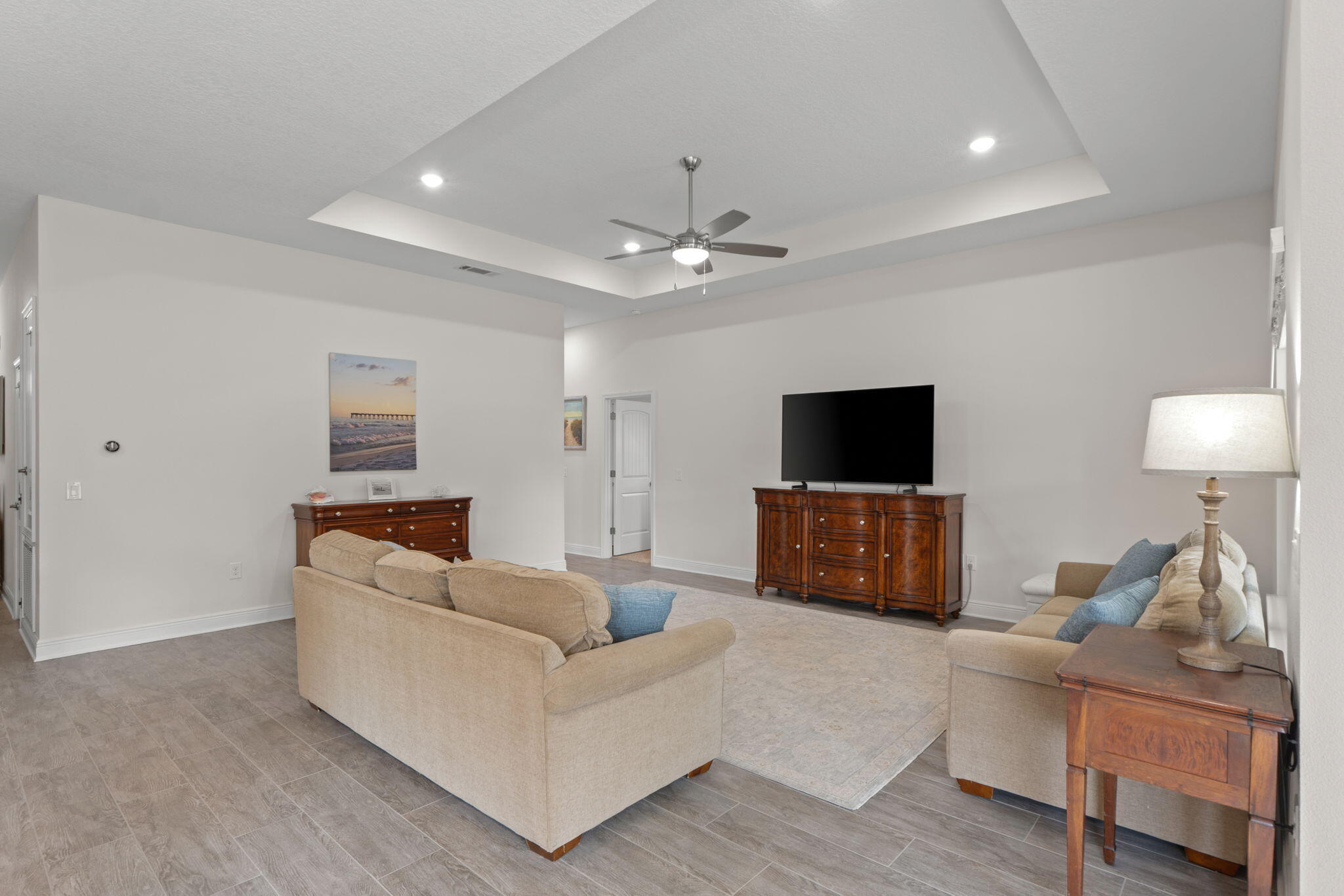 BISCAYNE POINTE - Residential