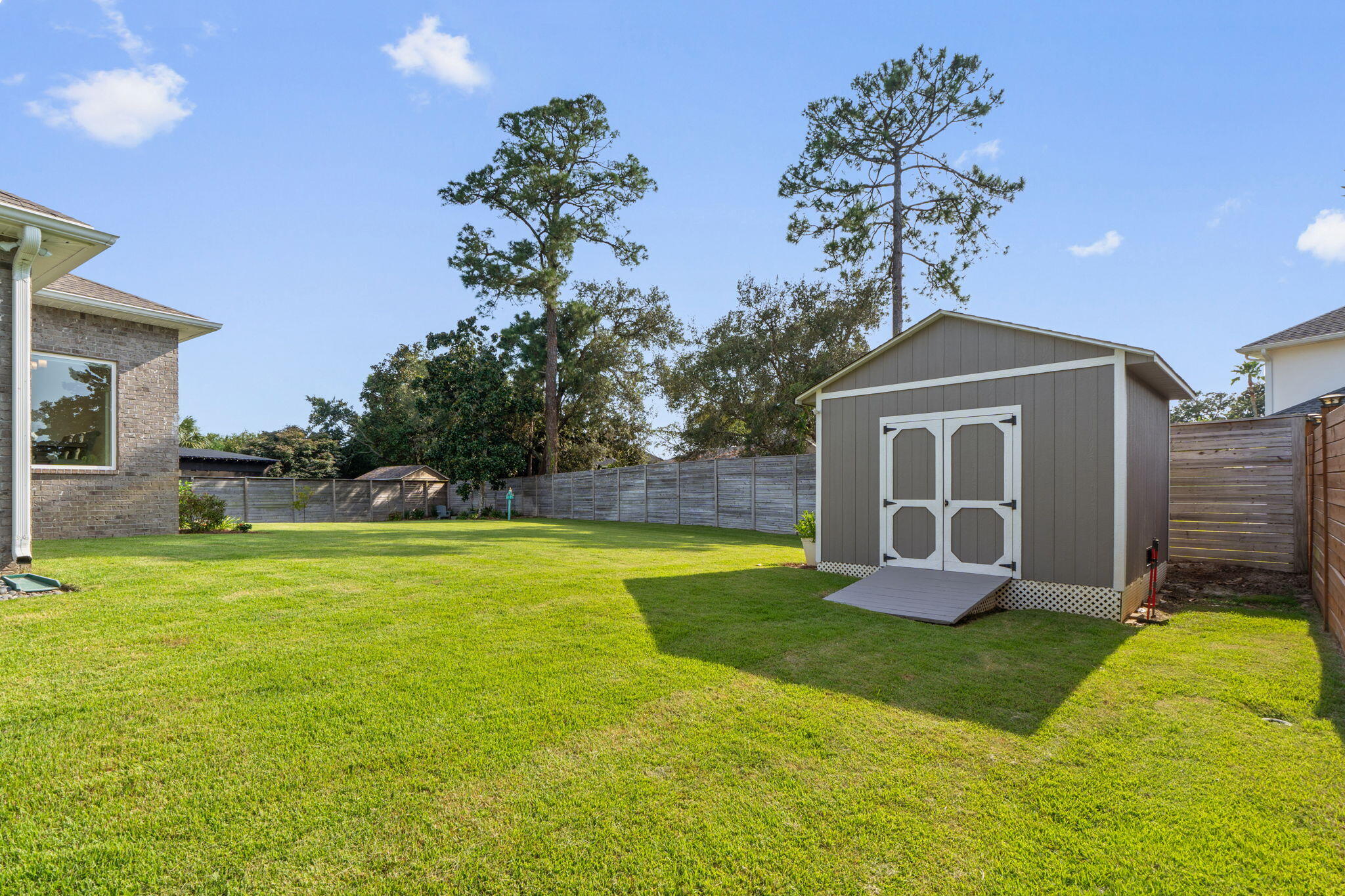BISCAYNE POINTE - Residential