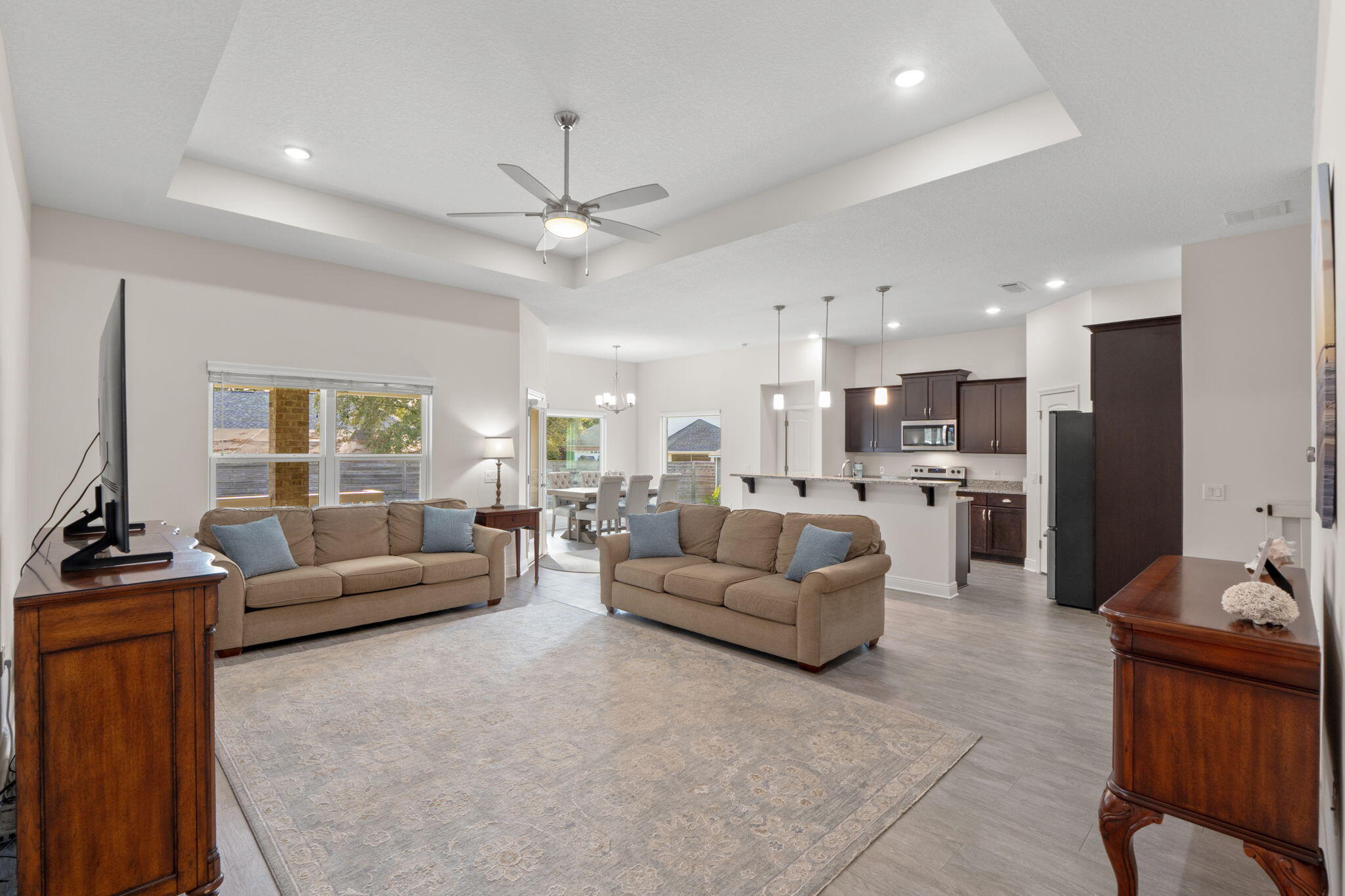 BISCAYNE POINTE - Residential