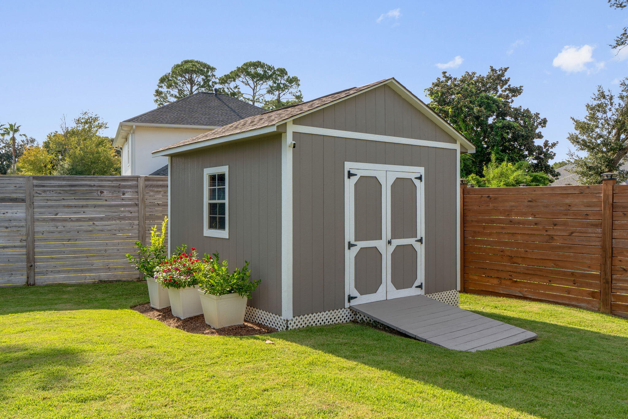 BISCAYNE POINTE - Residential