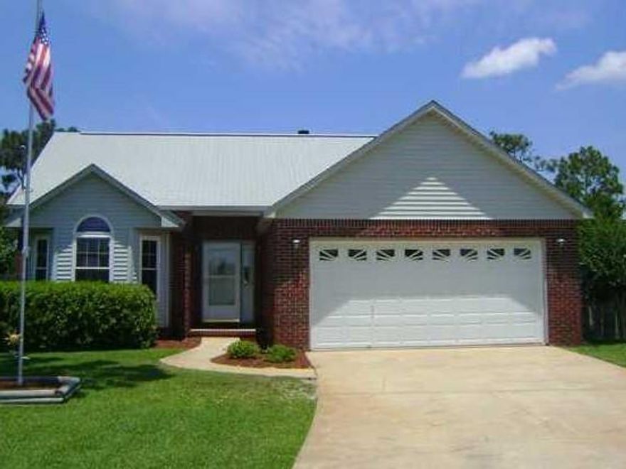 Beautiful home in CUL-DE-SAC. NO HOA fees. Kitchen appliances and outside shed ''as is'' conveys. Hurricane strength garage door,kitchen with bay windows. Lot is about 0.4 acres with privacy fence.Vaulted ceilings in living area and kitchen.