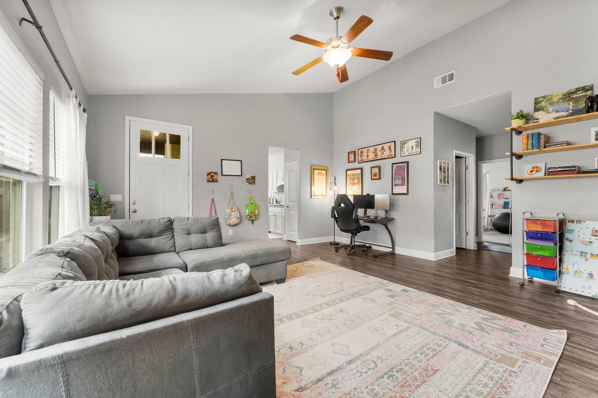 CANOPIES OF FREEPORT - Residential Lease