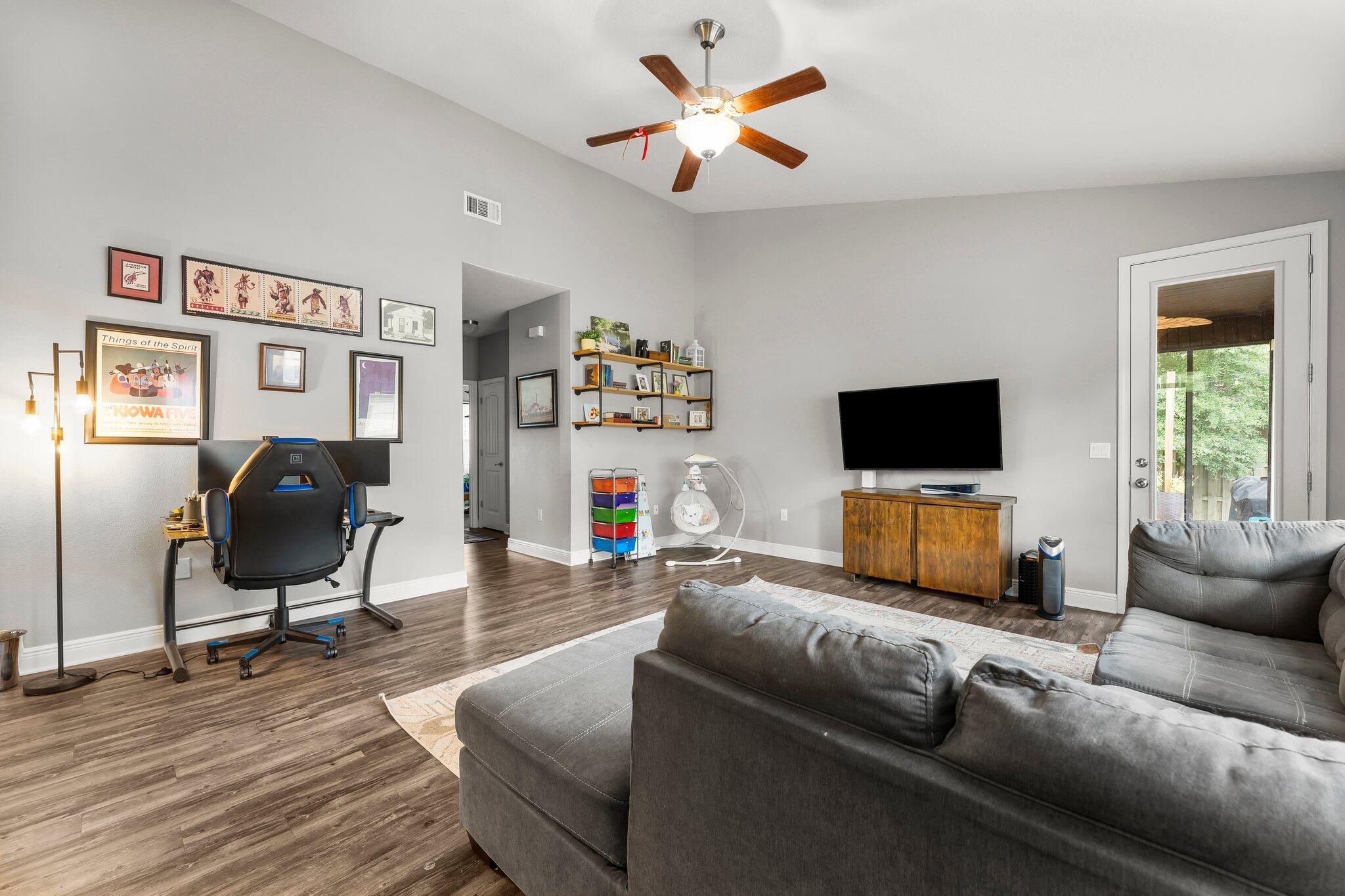 CANOPIES OF FREEPORT - Residential Lease
