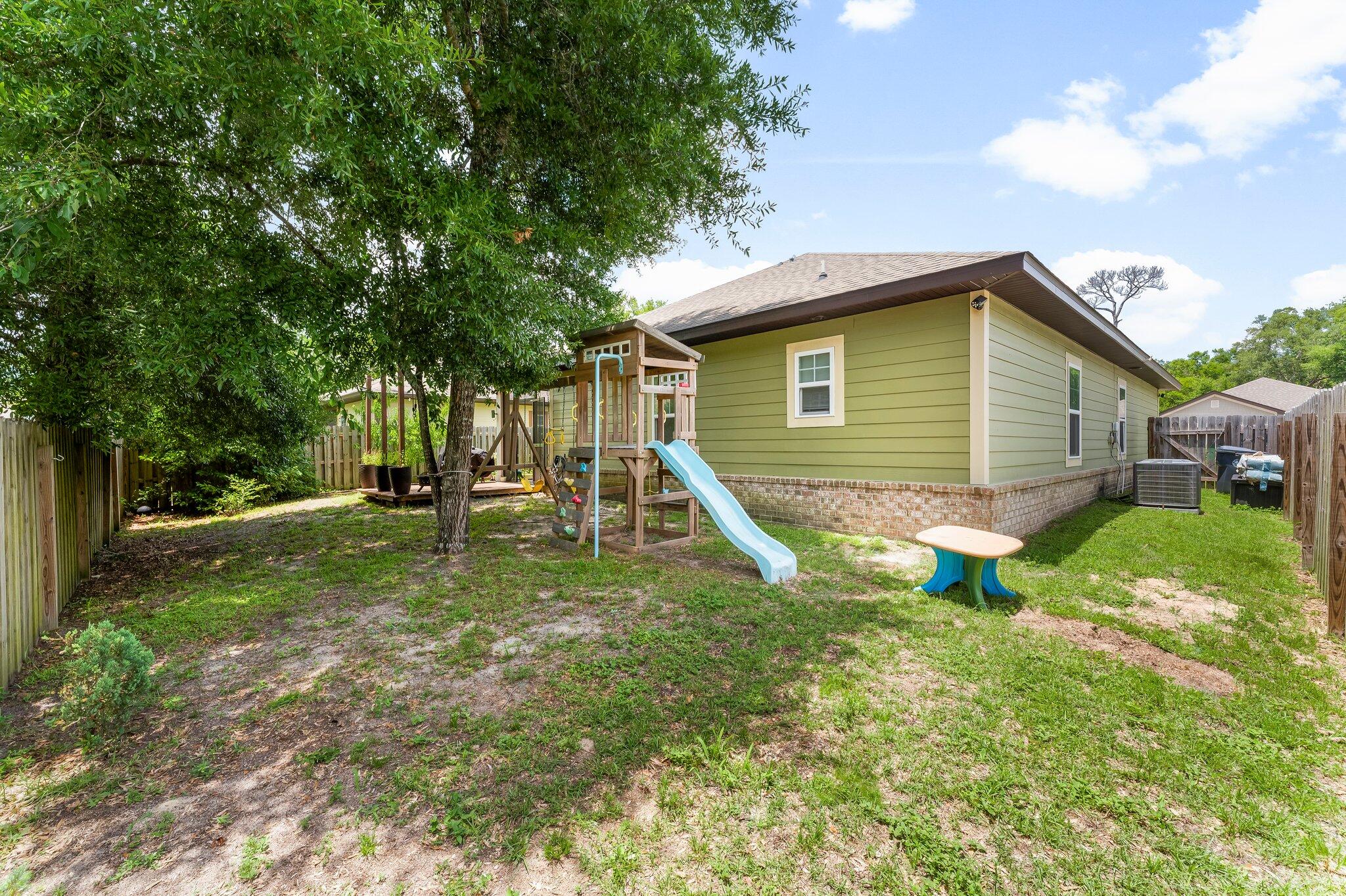CANOPIES OF FREEPORT - Residential Lease