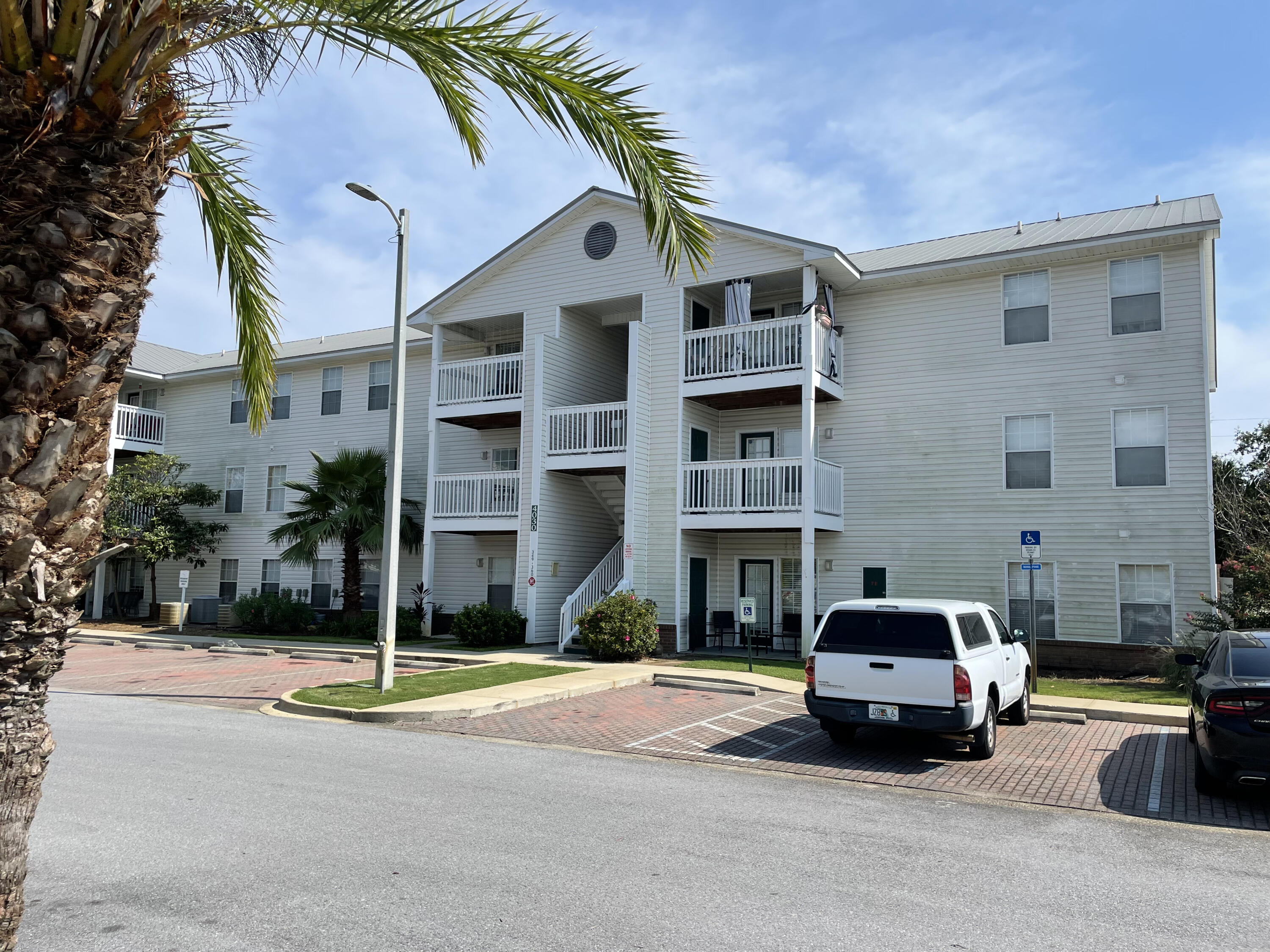 INDIAN LAKE - Residential