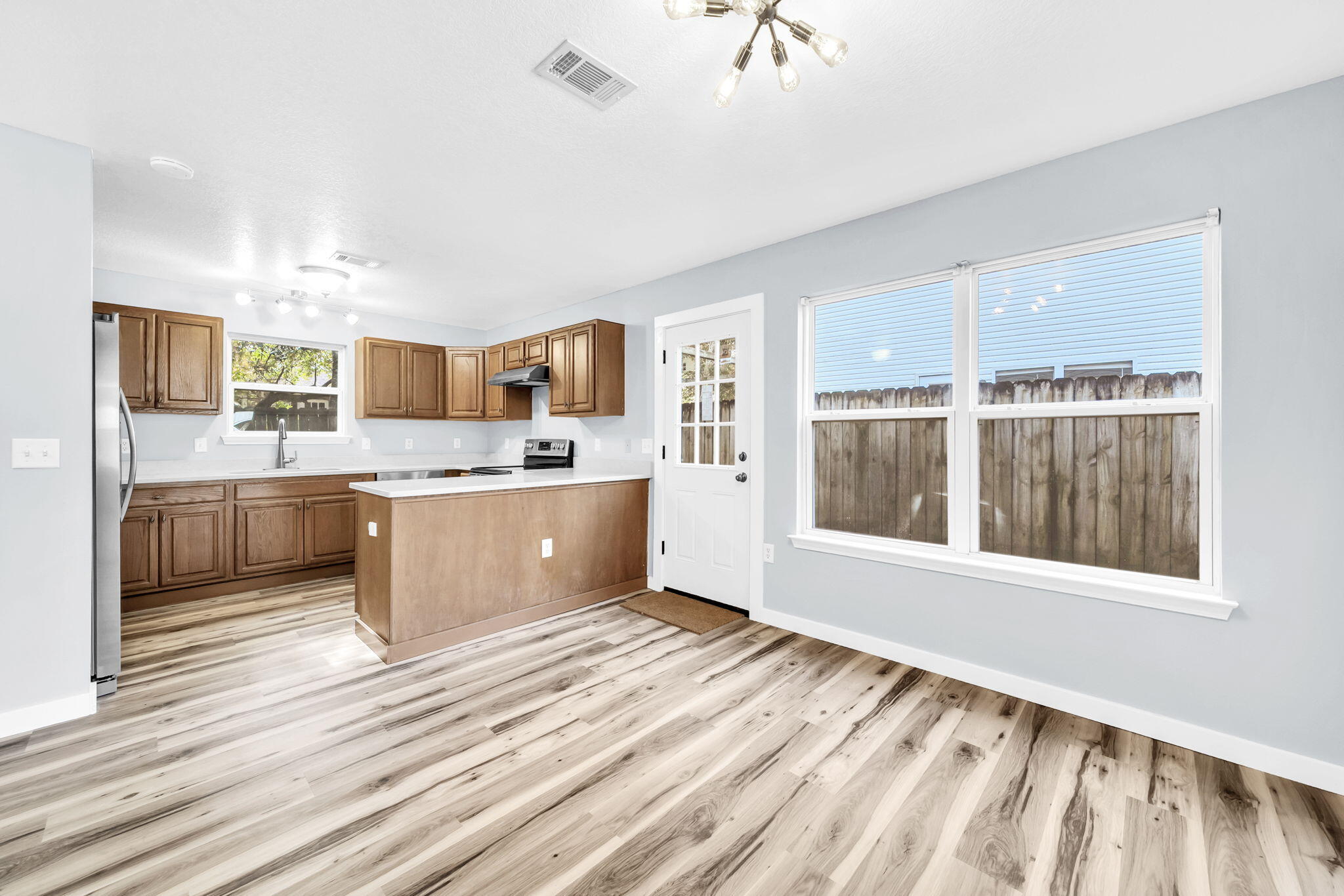 MORRIS ADDN TO CRESTVIEW - Residential