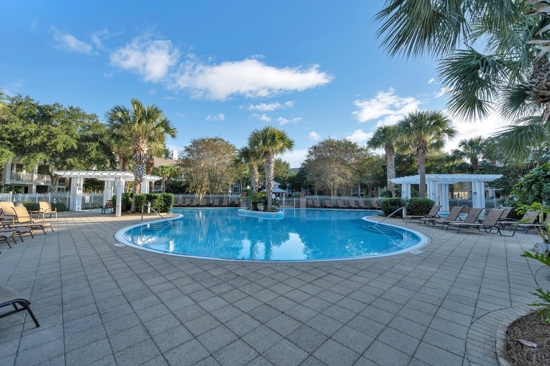 MARKET STREET INN - Residential