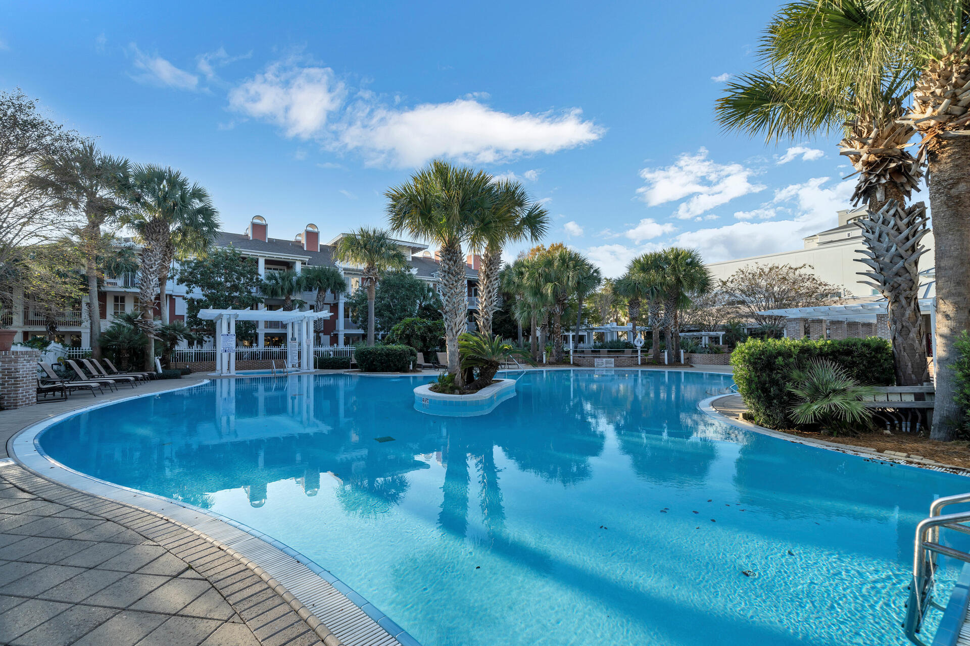MARKET STREET INN - Residential