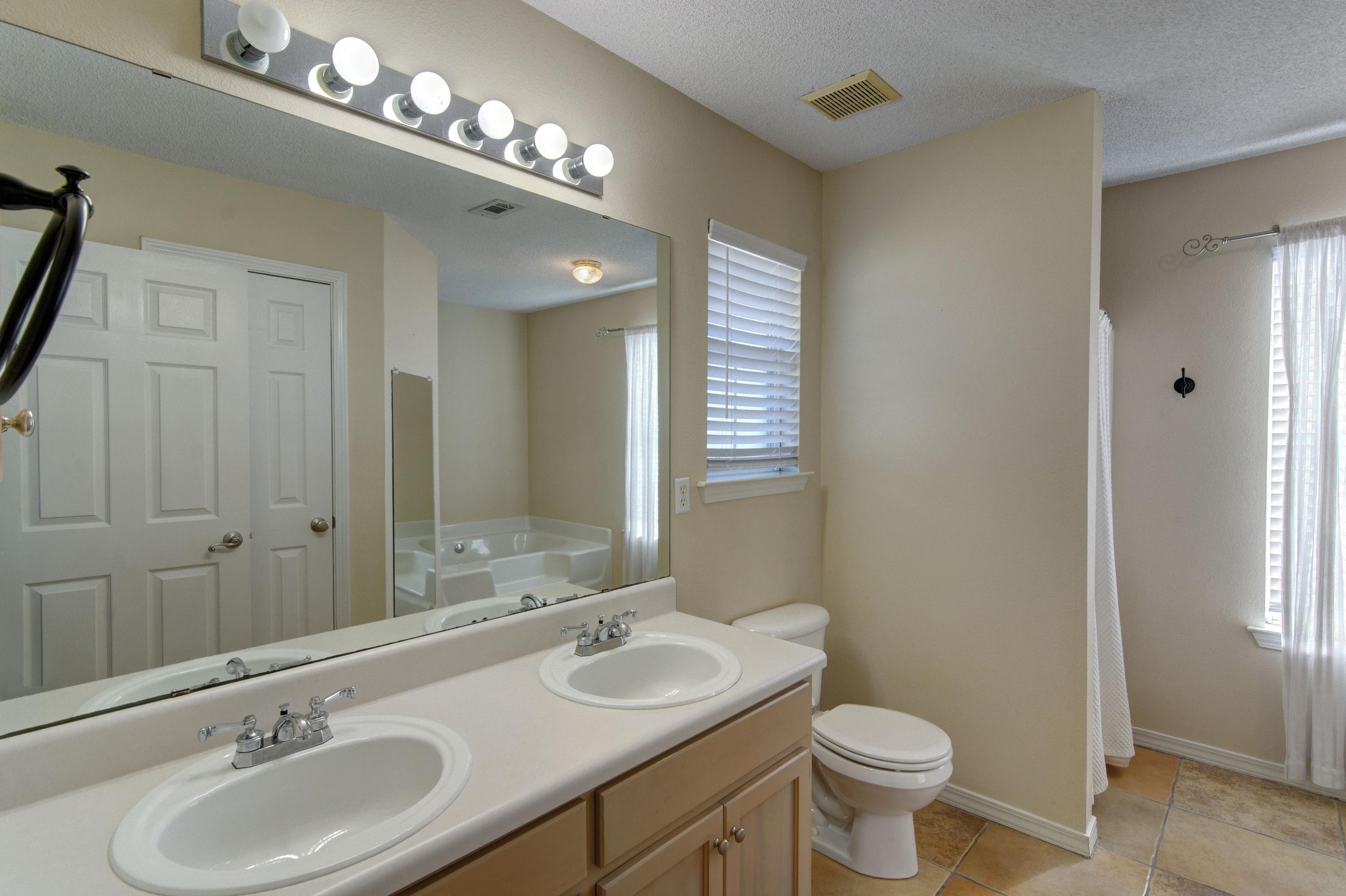 EMERALD VILLAGE S/D - Residential