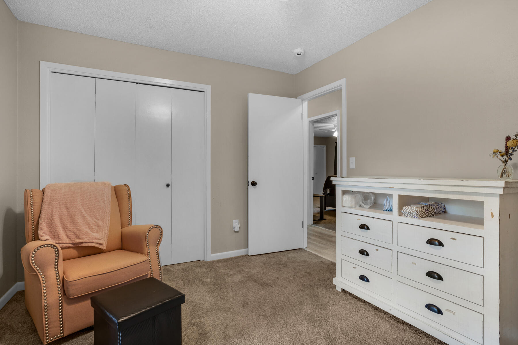 LAKEVIEW ESTATES - Residential Lease