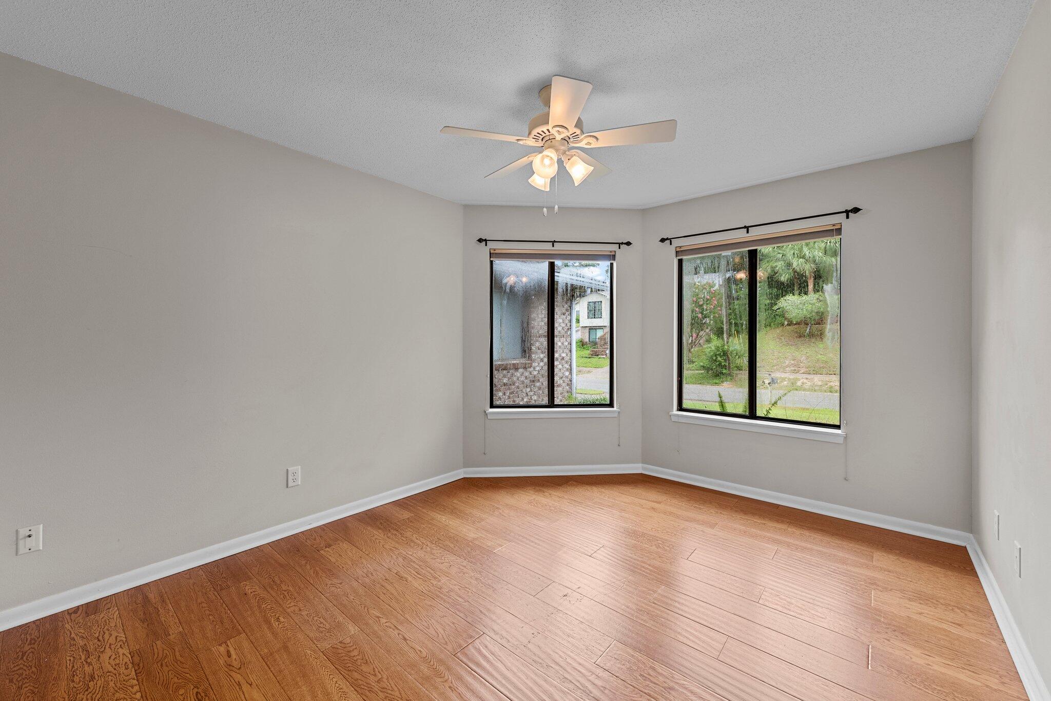 VALPARAISO PINECREST 5 - Residential