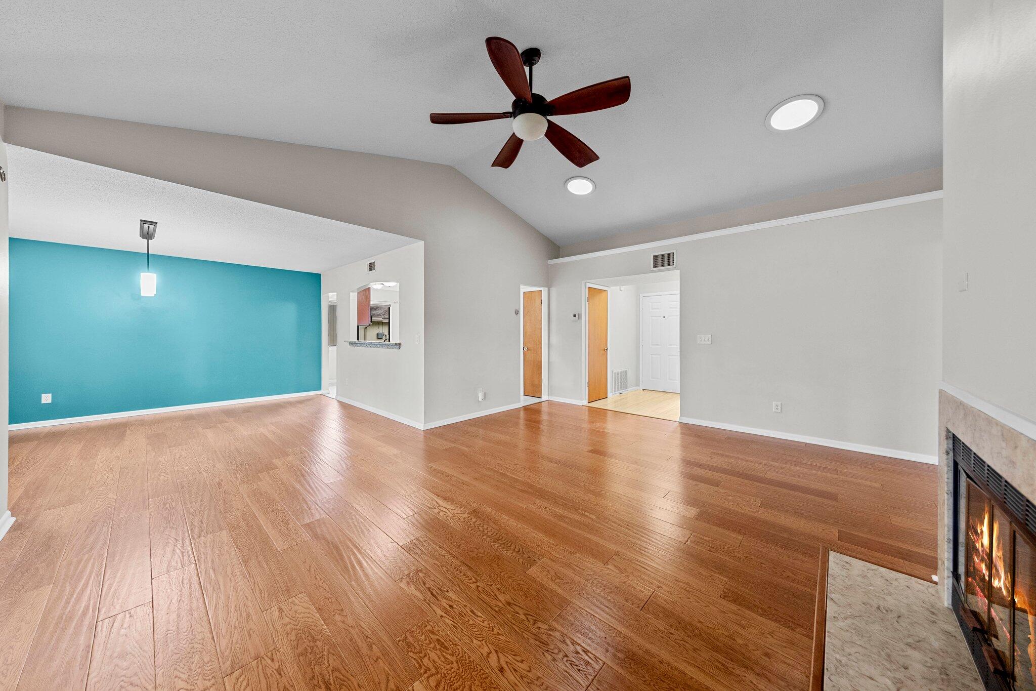 VALPARAISO PINECREST 5 - Residential