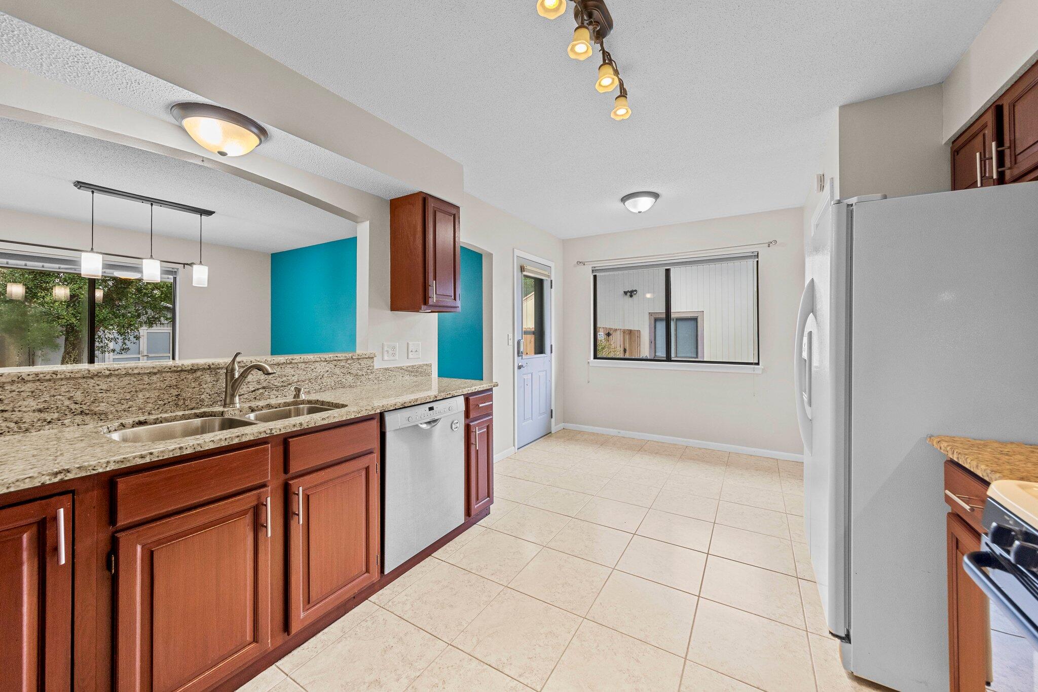 VALPARAISO PINECREST 5 - Residential