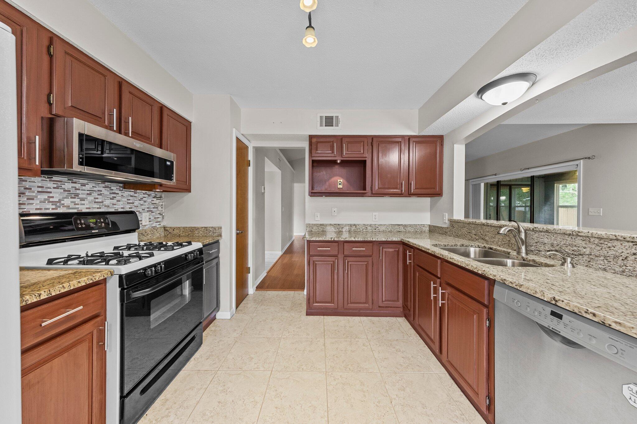 VALPARAISO PINECREST 5 - Residential