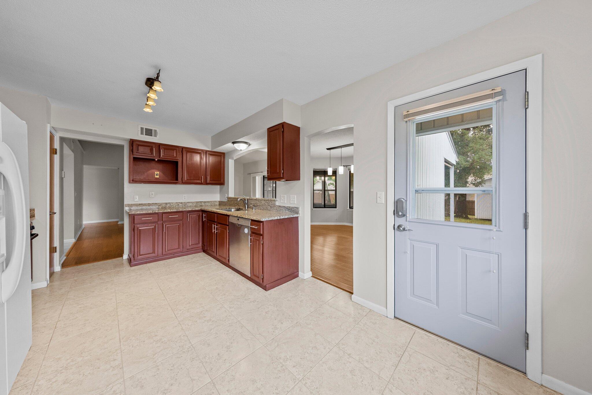 VALPARAISO PINECREST 5 - Residential