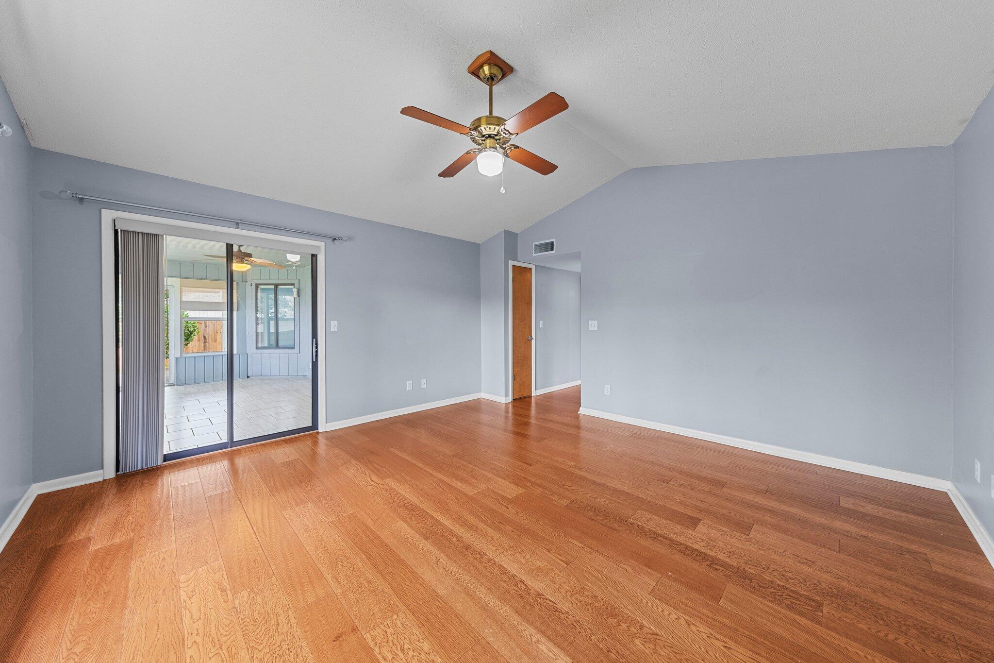 VALPARAISO PINECREST 5 - Residential