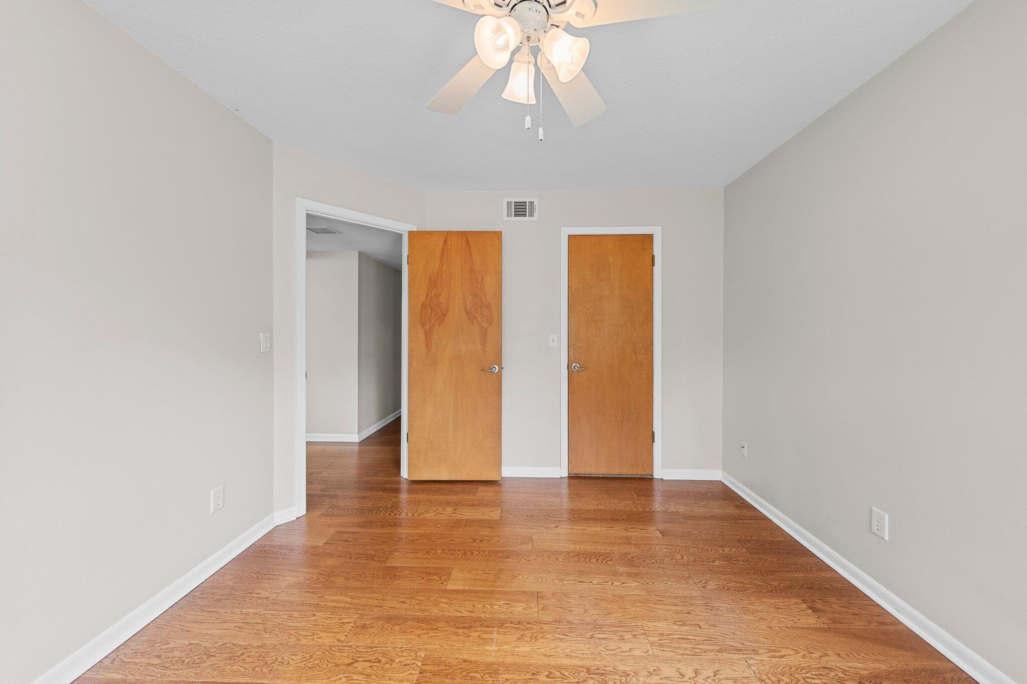 VALPARAISO PINECREST 5 - Residential