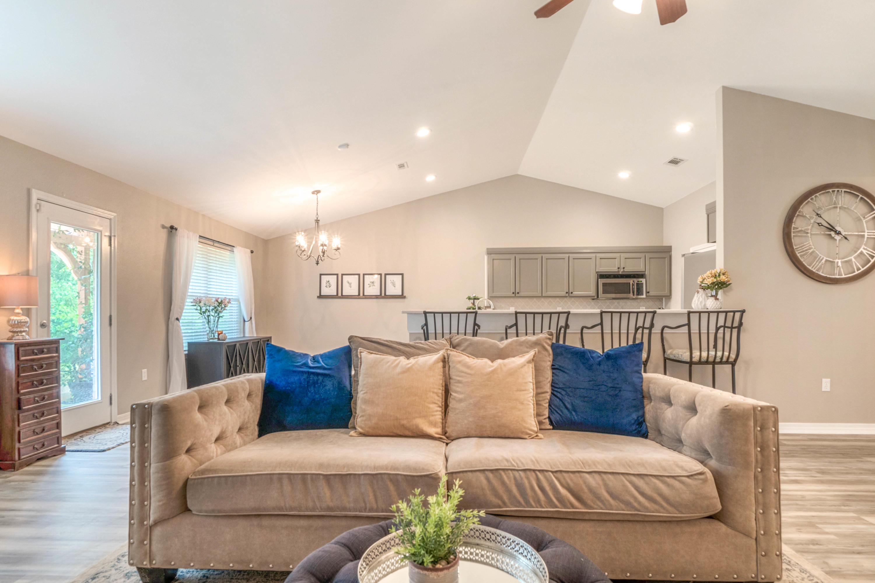 HOLLEY BY THE SEA - Residential