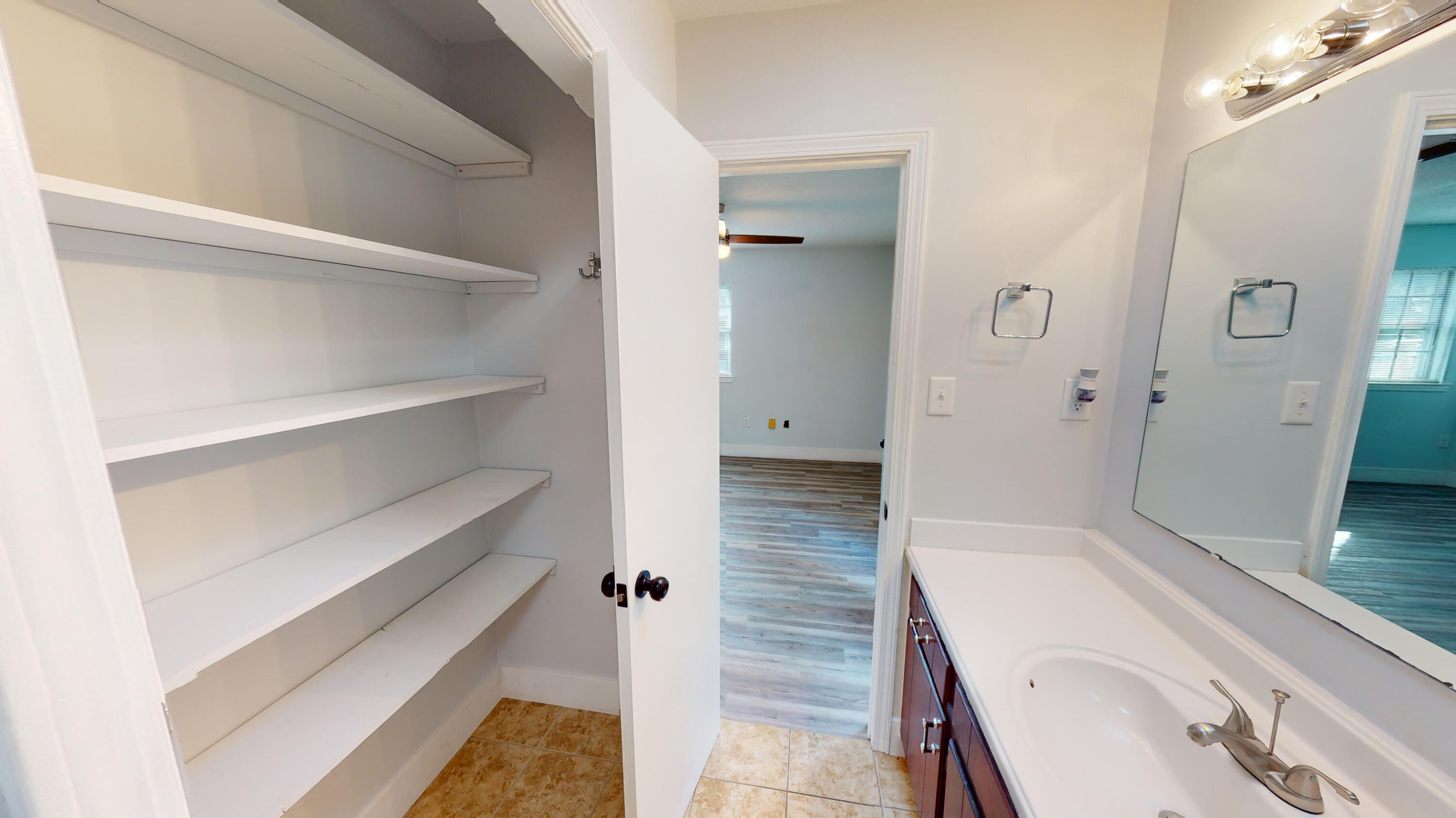 FORT WALTON BEACH (242200.00) - Residential