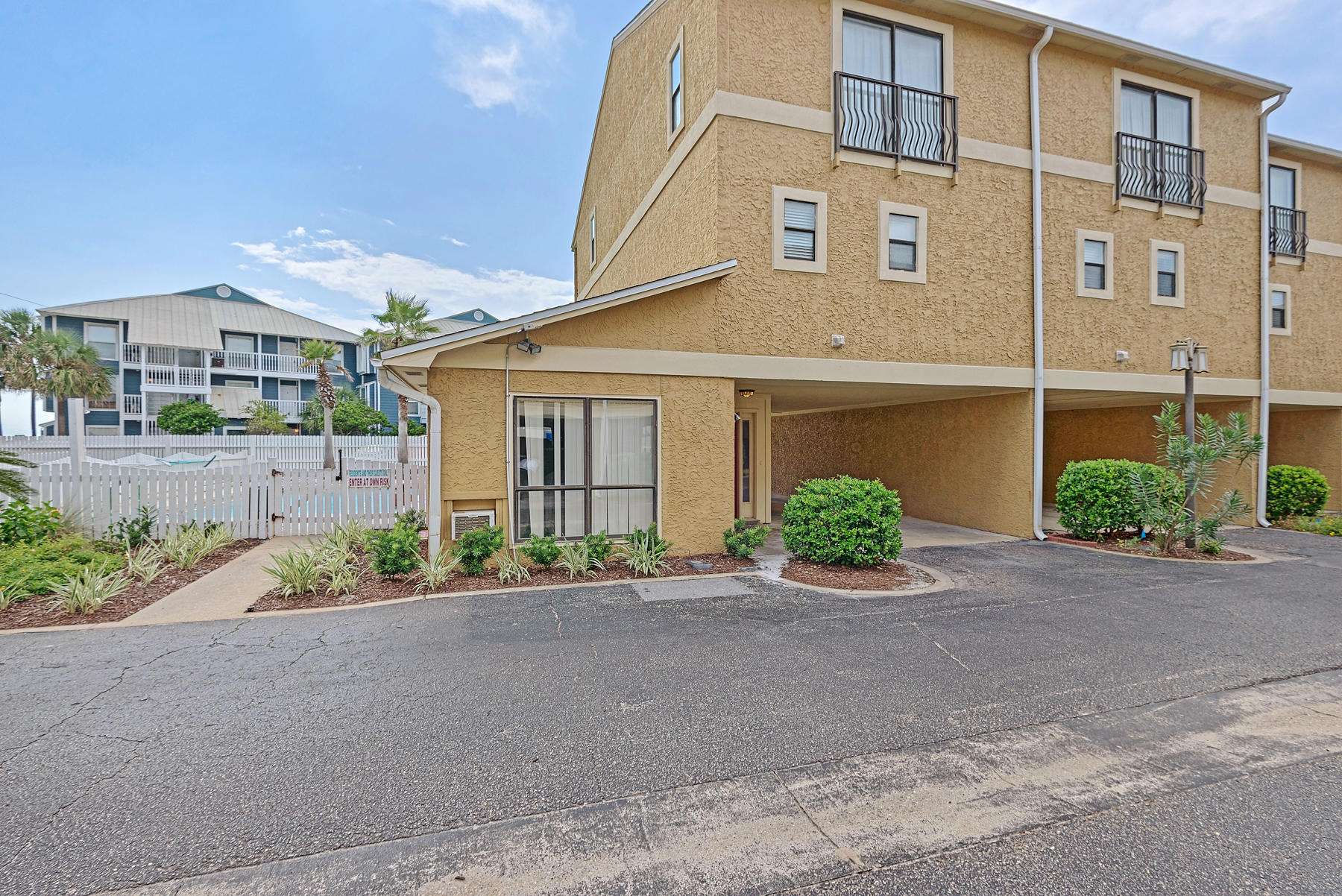 COSTA VISTA T/H - Residential