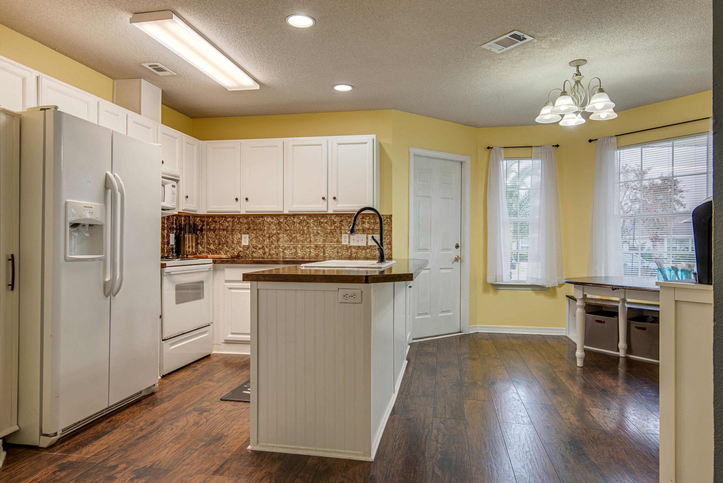 LIGHTHOUSE POINTE UNIT 1 & 2 - Residential