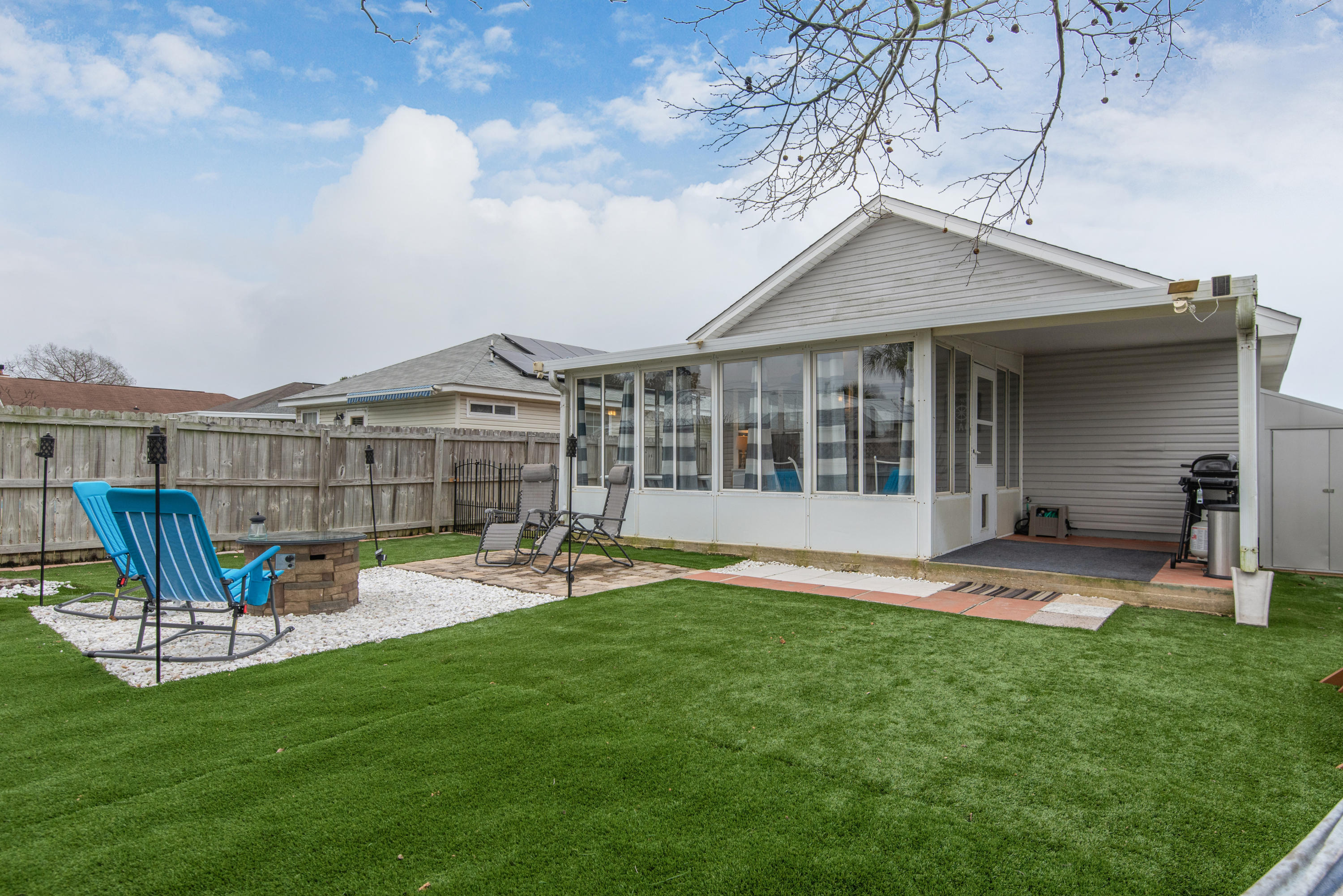 LIGHTHOUSE POINTE UNIT 1 & 2 - Residential