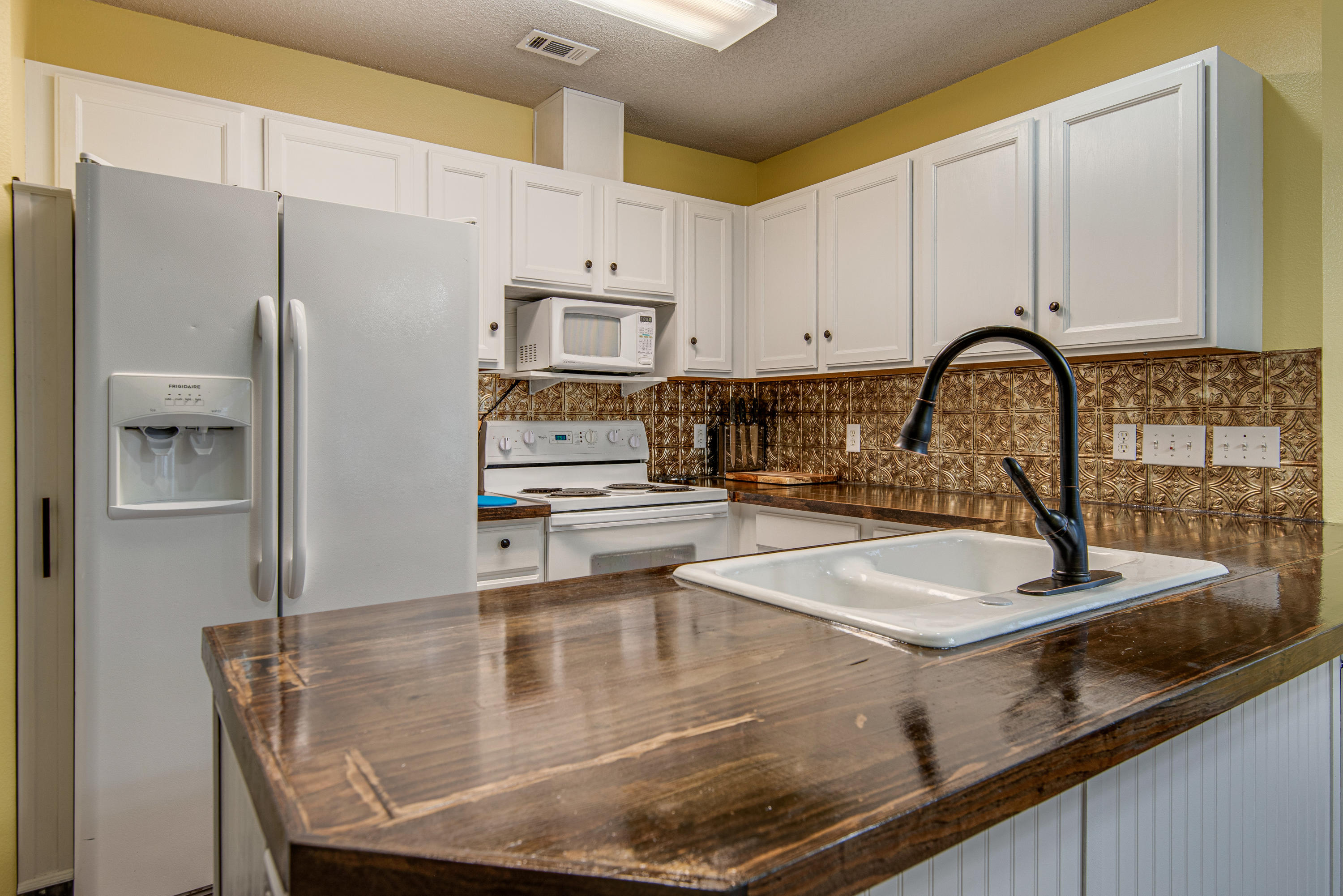 LIGHTHOUSE POINTE UNIT 1 & 2 - Residential