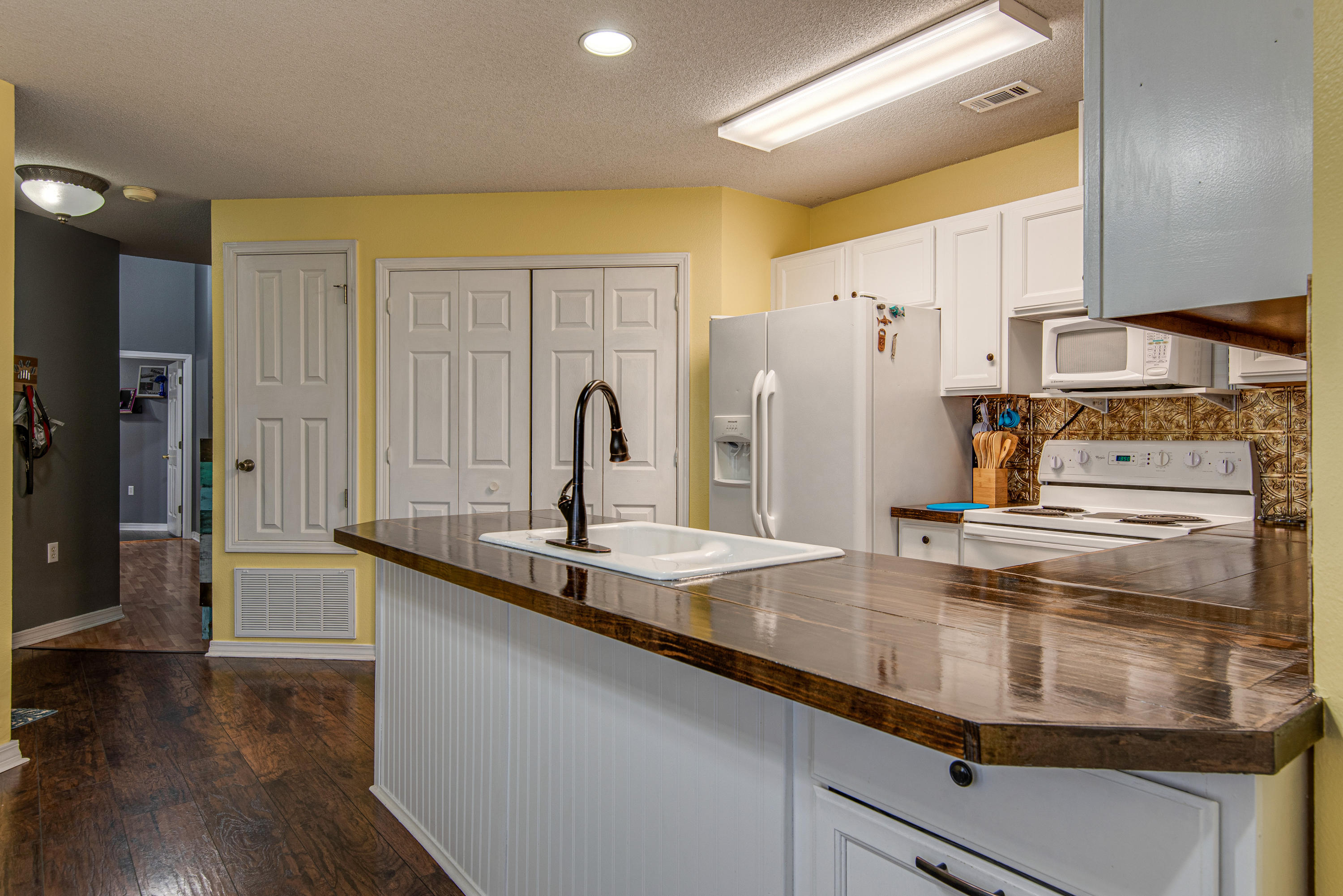 LIGHTHOUSE POINTE UNIT 1 & 2 - Residential