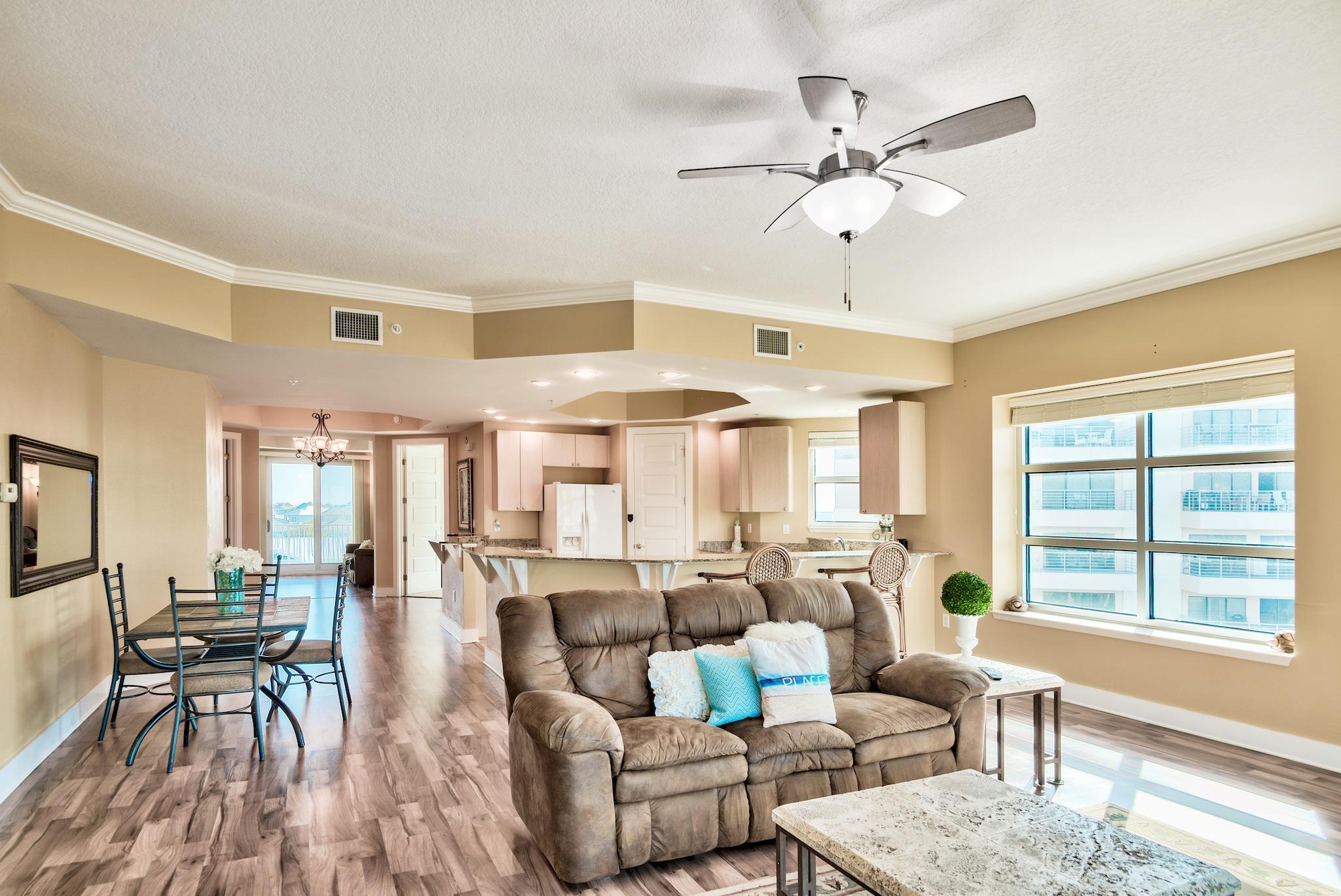 HARBOR LIGHTS - Residential