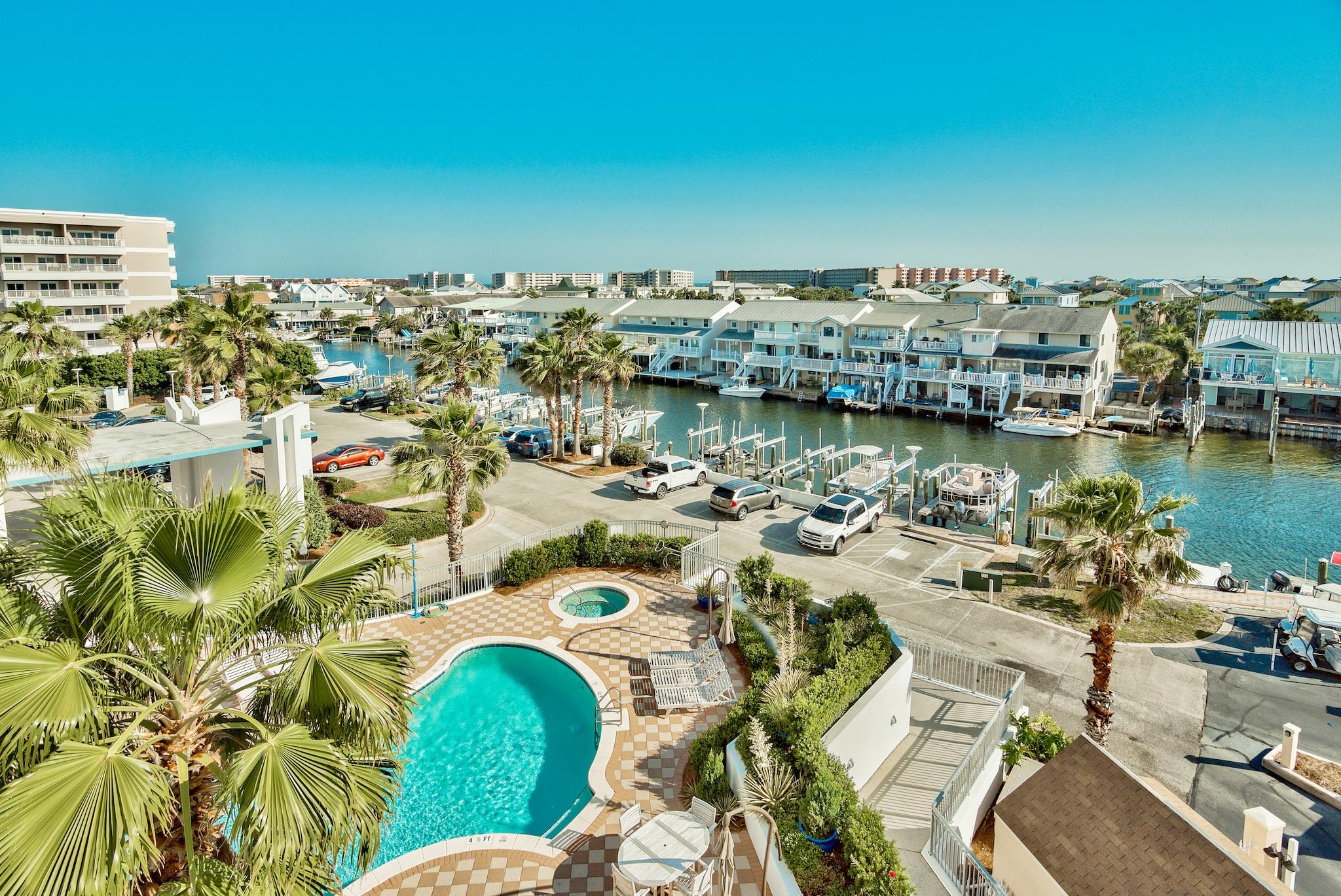 HARBOR LIGHTS - Residential