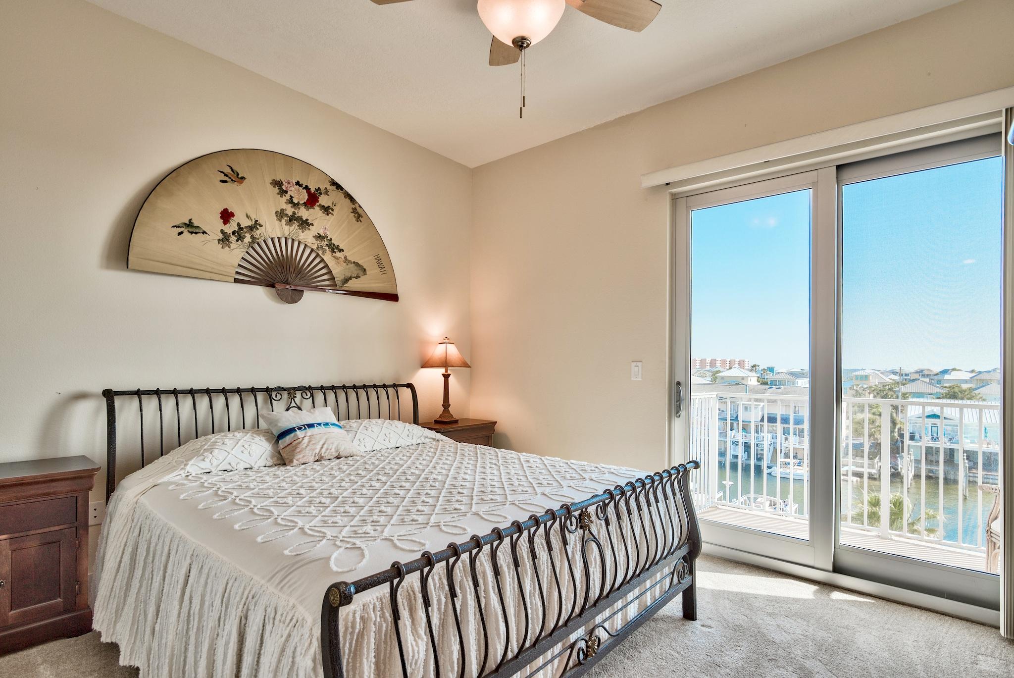 HARBOR LIGHTS - Residential