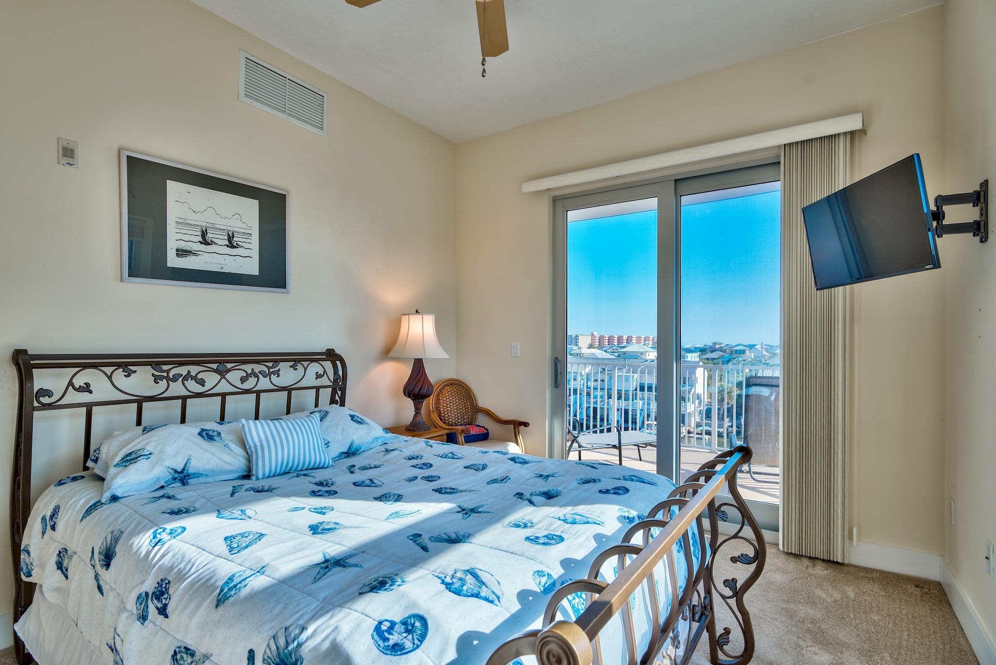 HARBOR LIGHTS - Residential