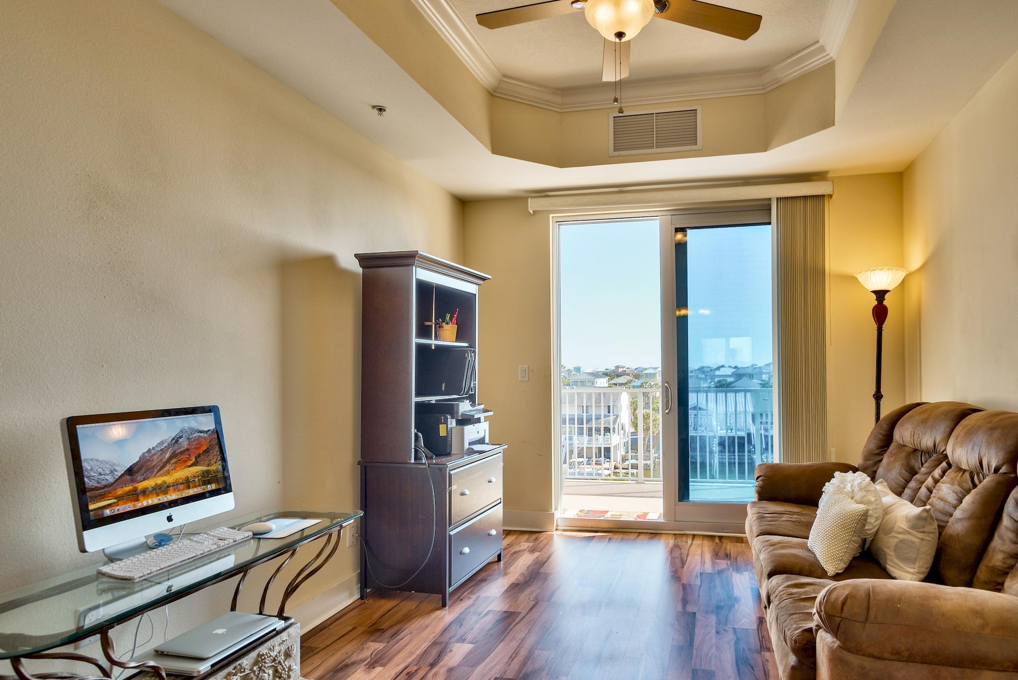 HARBOR LIGHTS - Residential