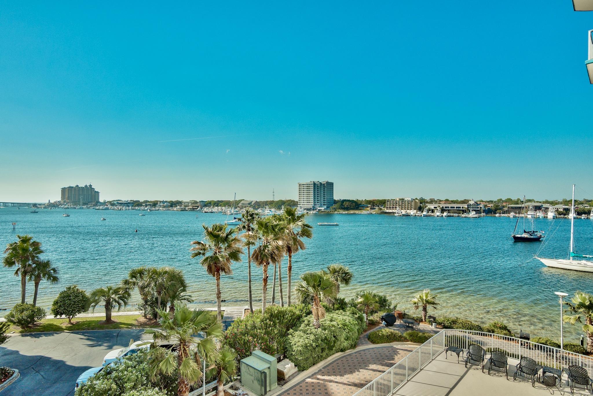 HARBOR LIGHTS - Residential