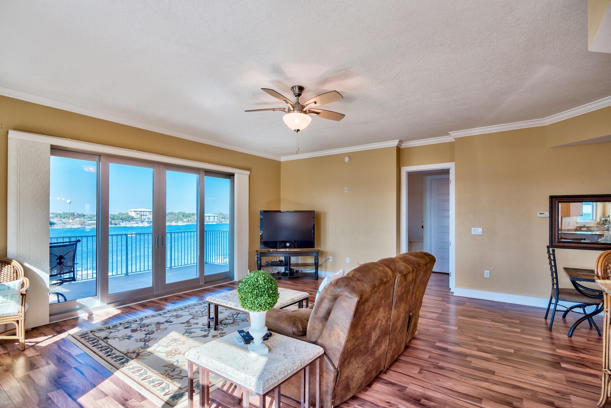 HARBOR LIGHTS - Residential