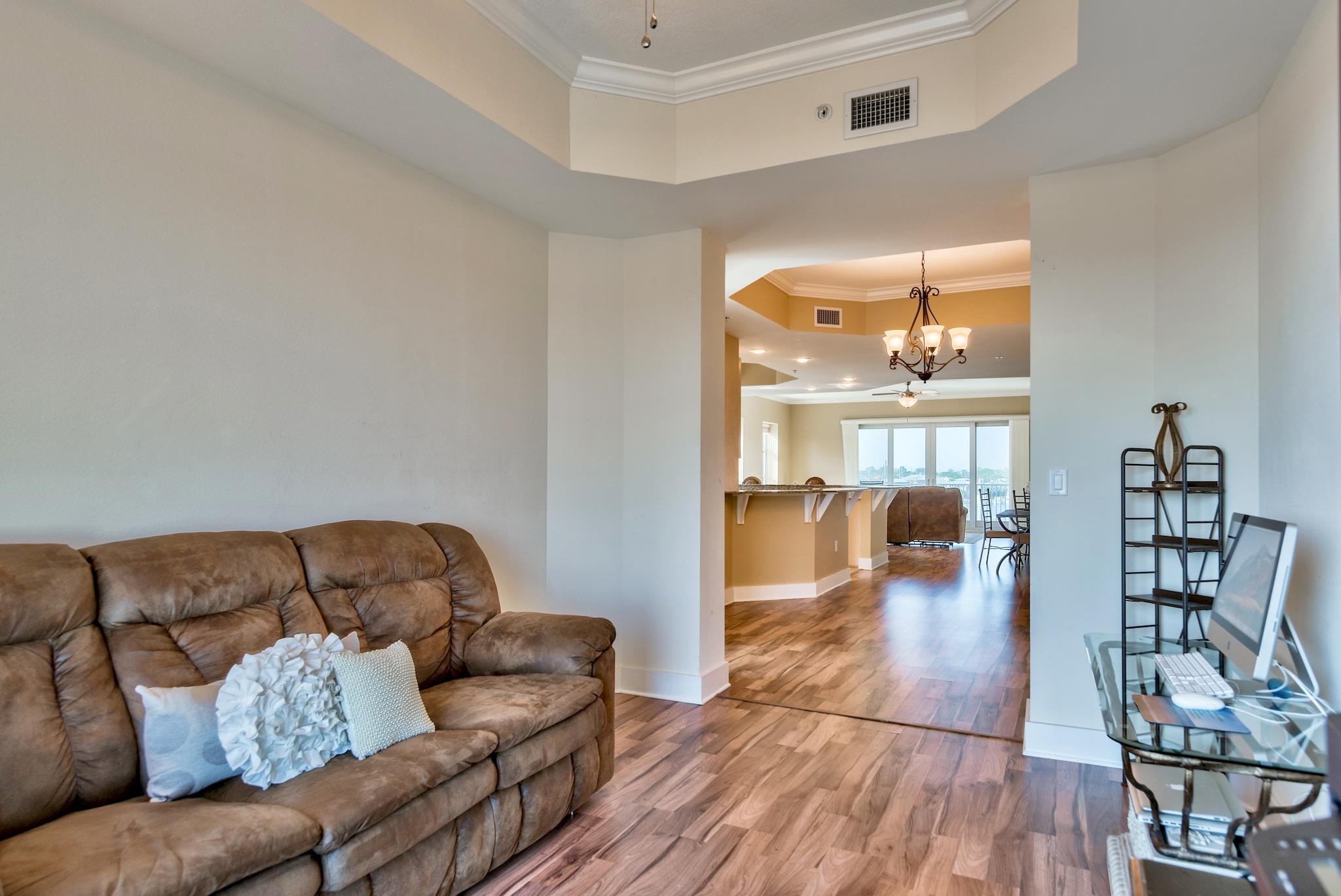 HARBOR LIGHTS - Residential