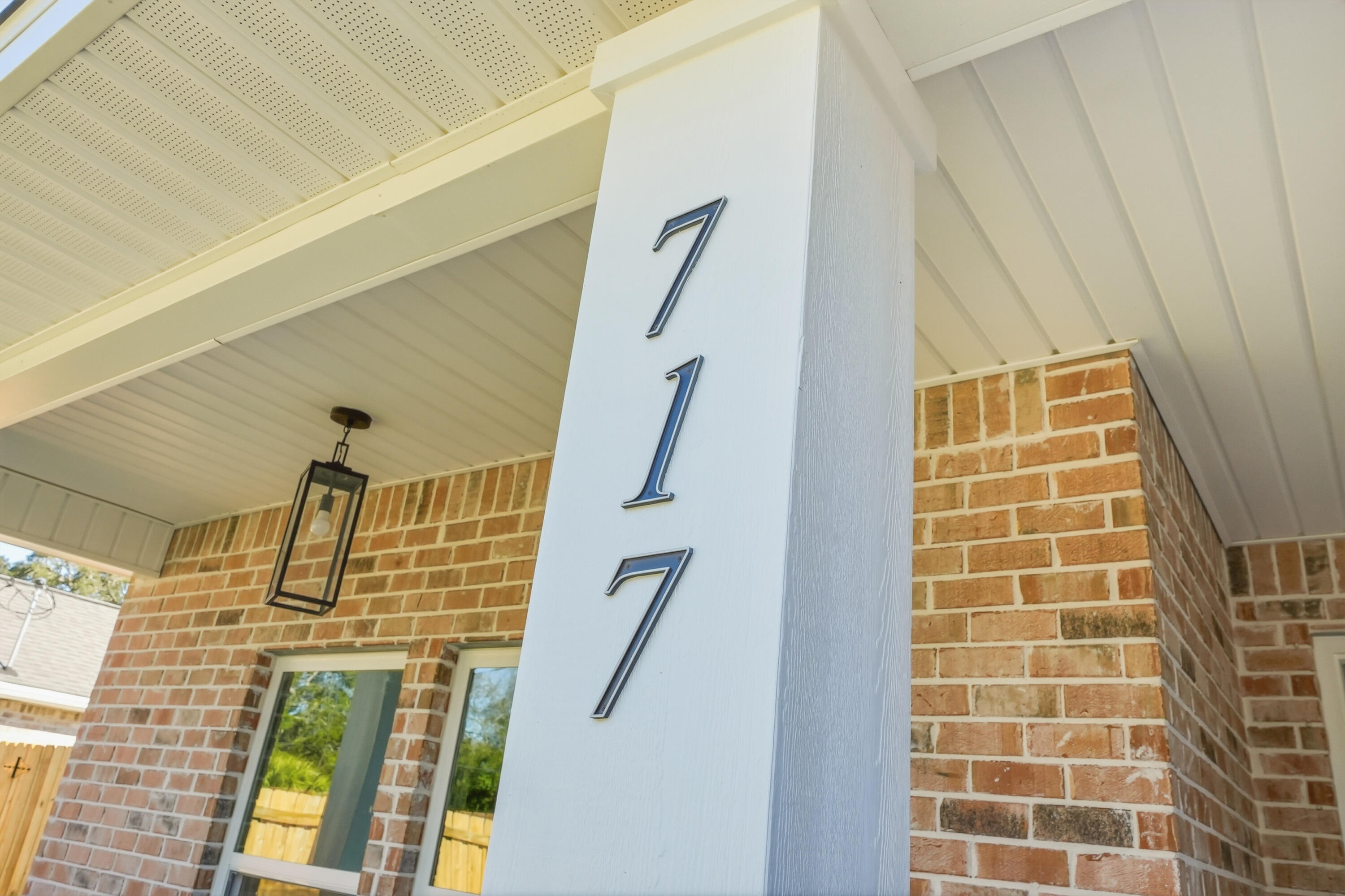 BEG NE COR OF SE1/4 W 1328.7 FT N 110 FT E 4 FT - Residential