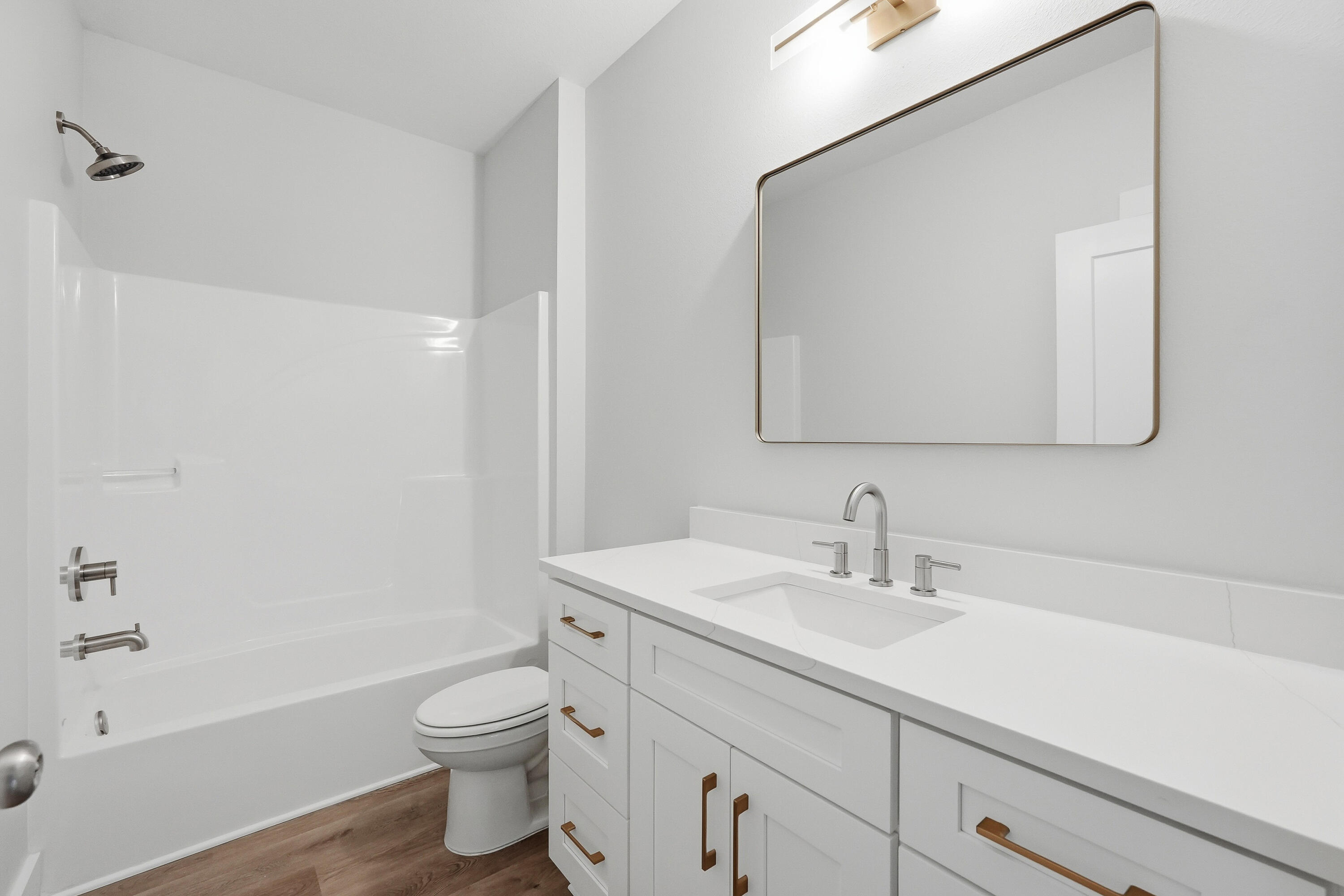 BEG NE COR OF SE1/4 W 1328.7 FT N 110 FT E 4 FT - Residential